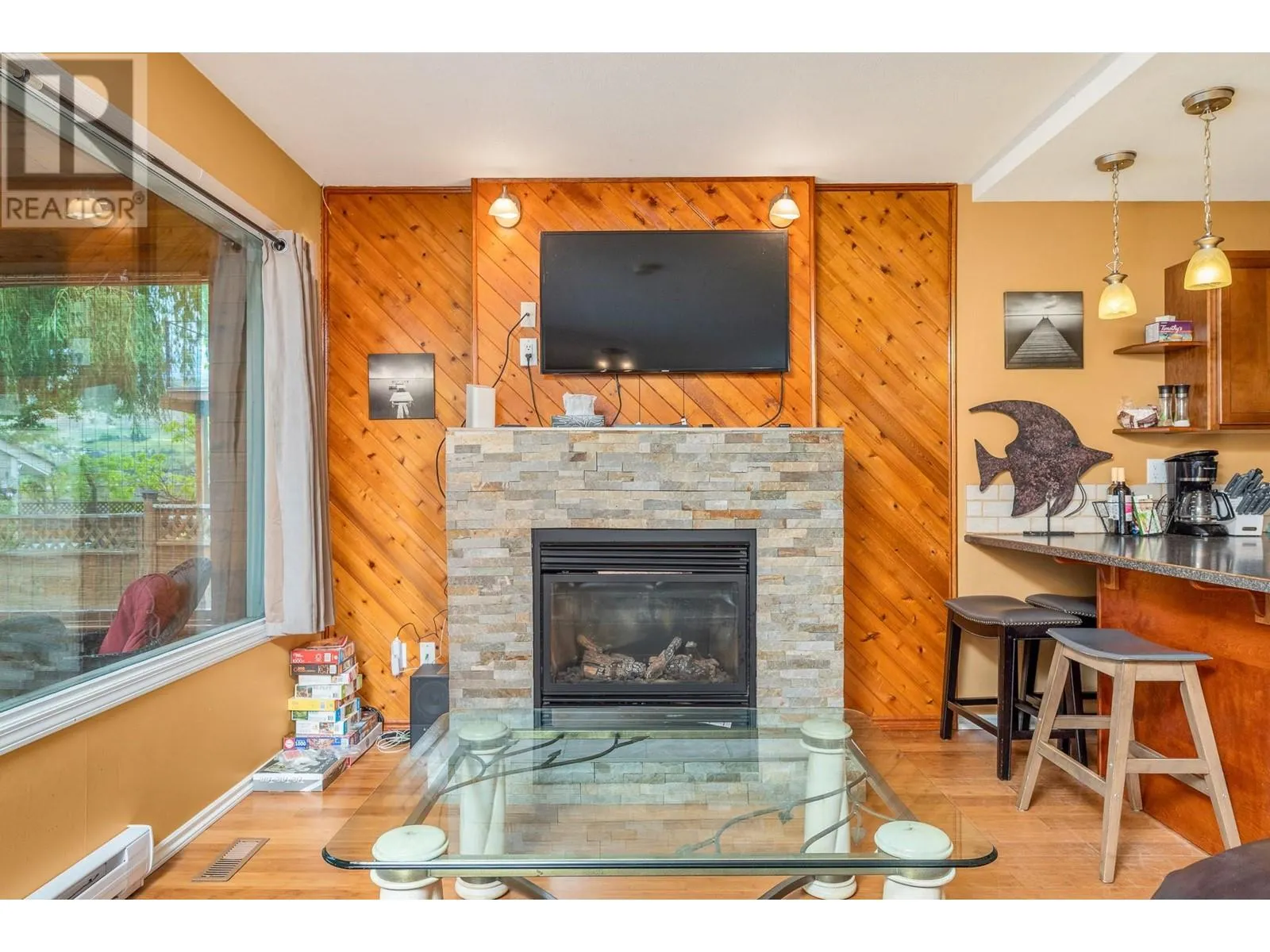 2612 Lakeshore Road