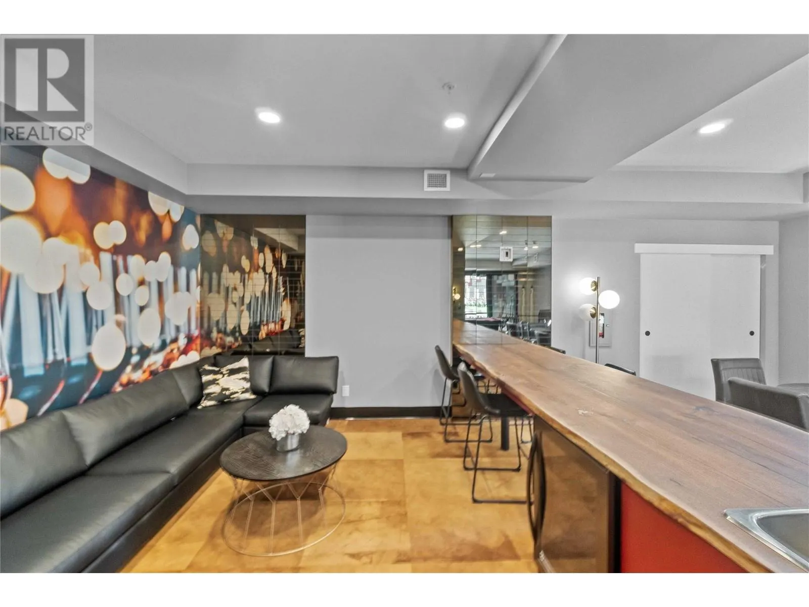 529 Truswell Road Unit# 301