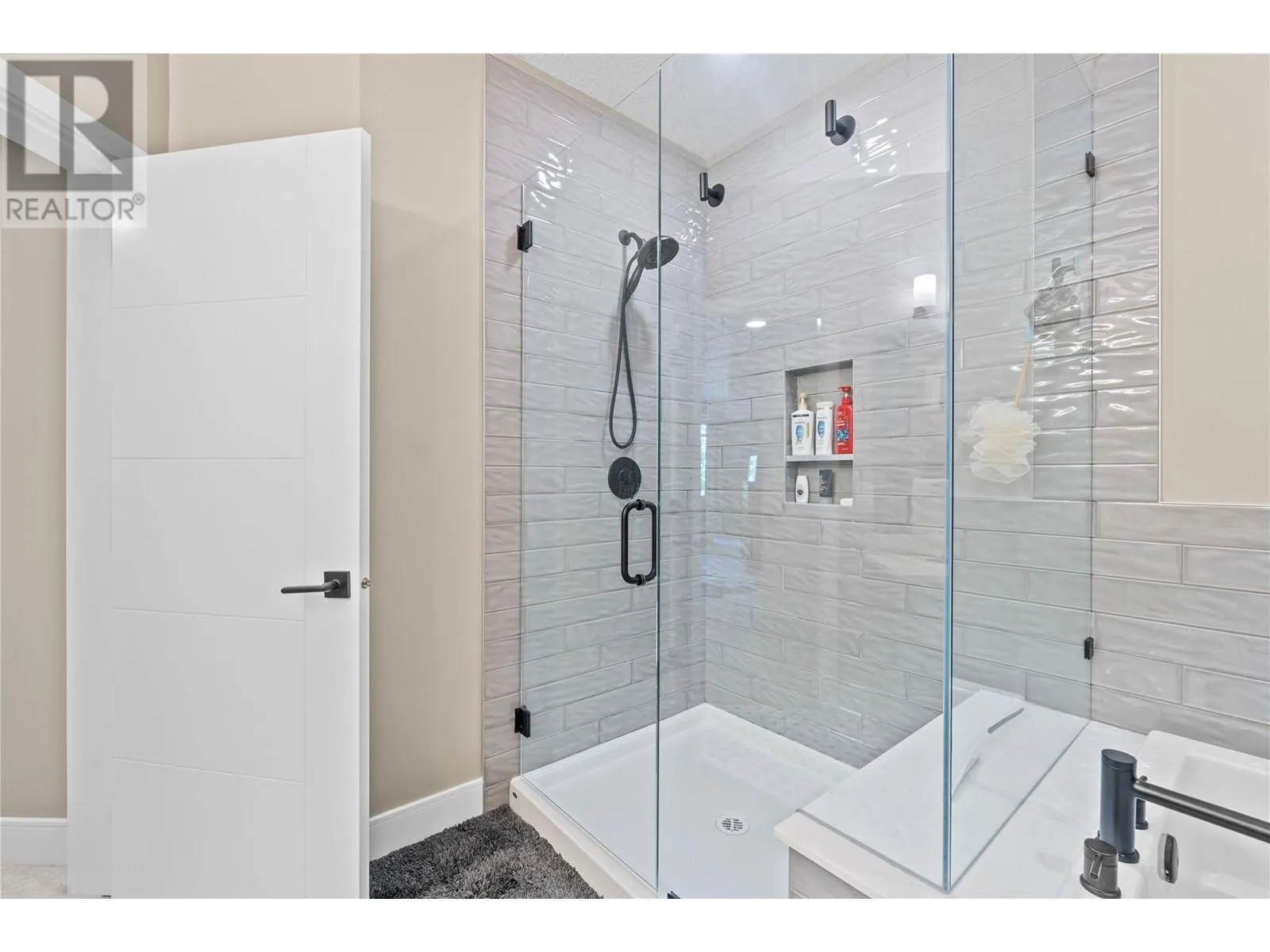 529 Truswell Road Unit# 301