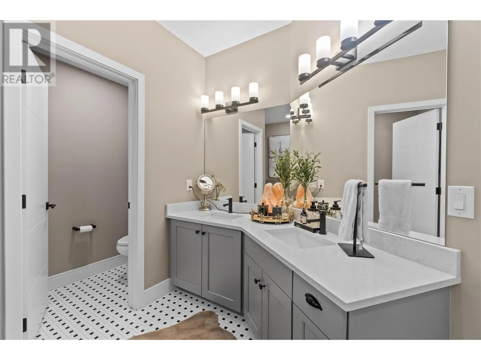 529 Truswell Road Unit# 301