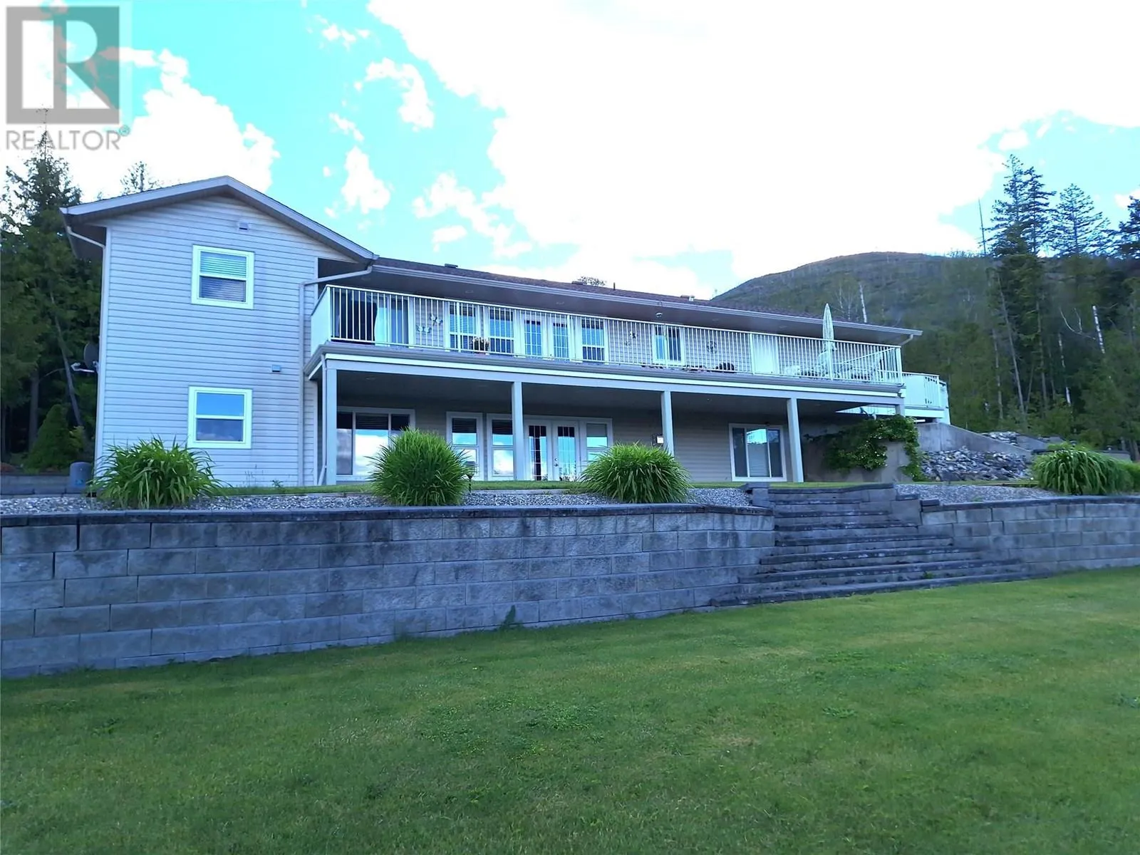 1406 Huckleberry Drive