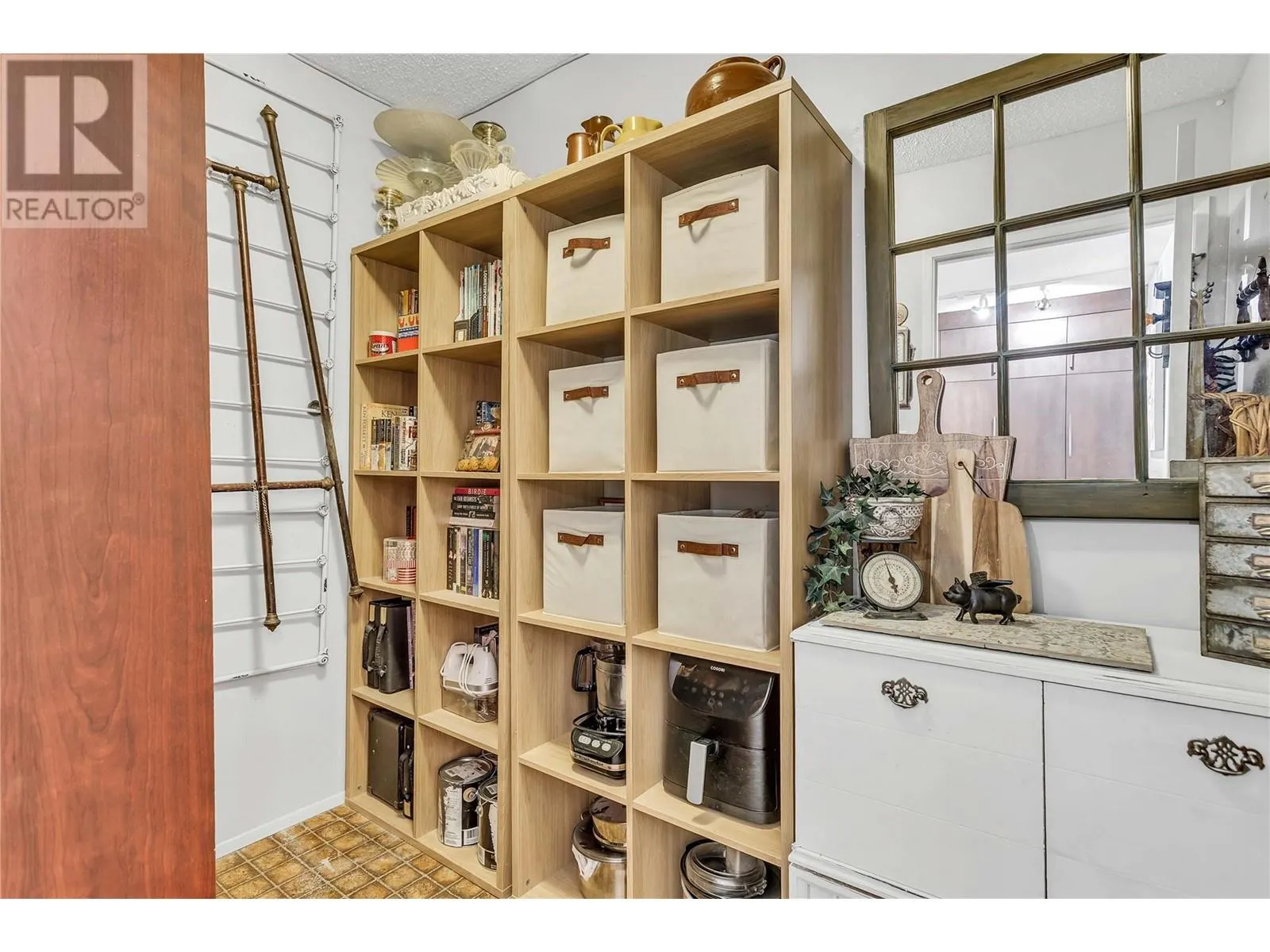 1056 Bernard Avenue Unit# 216