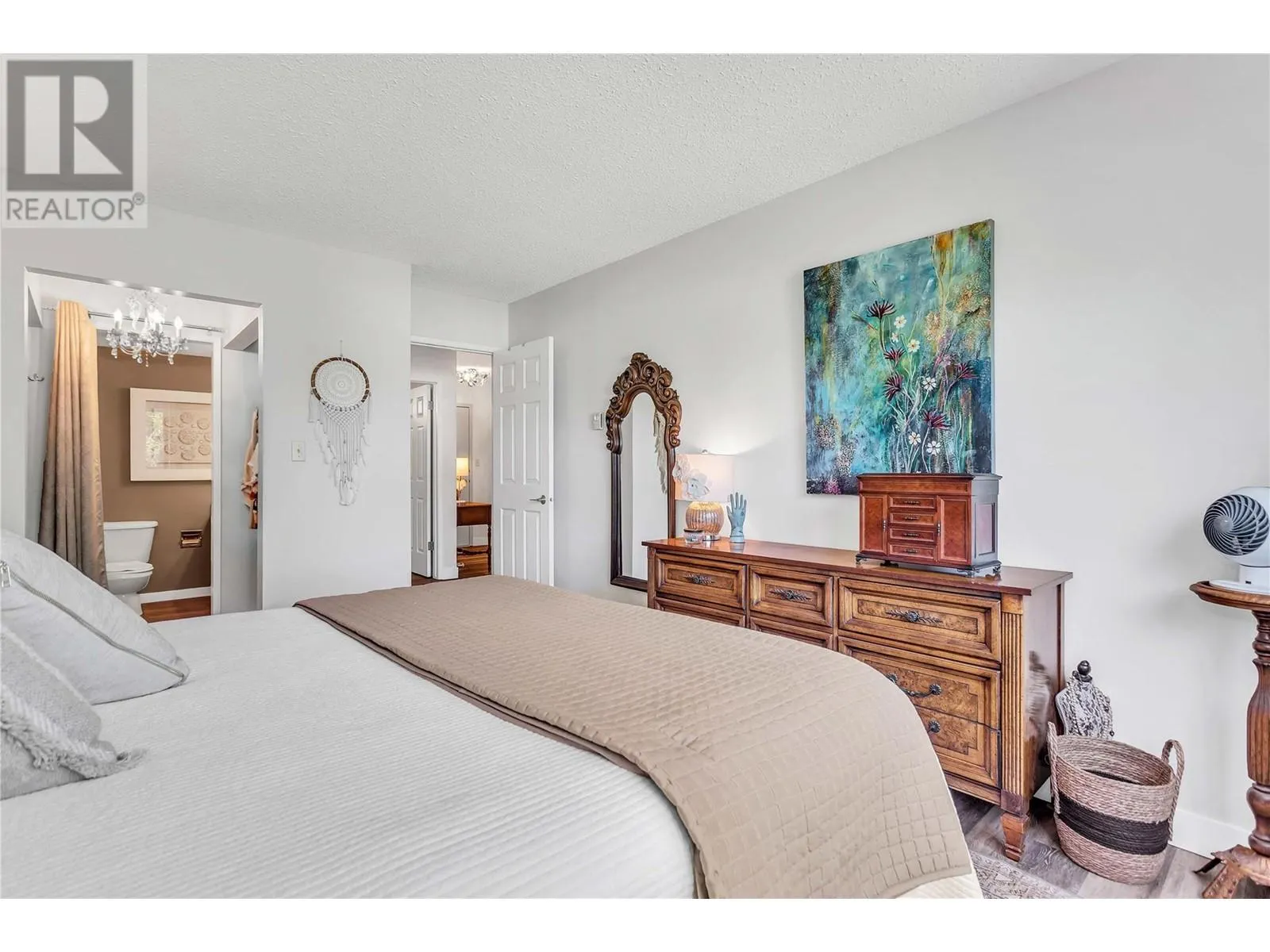 1056 Bernard Avenue Unit# 216