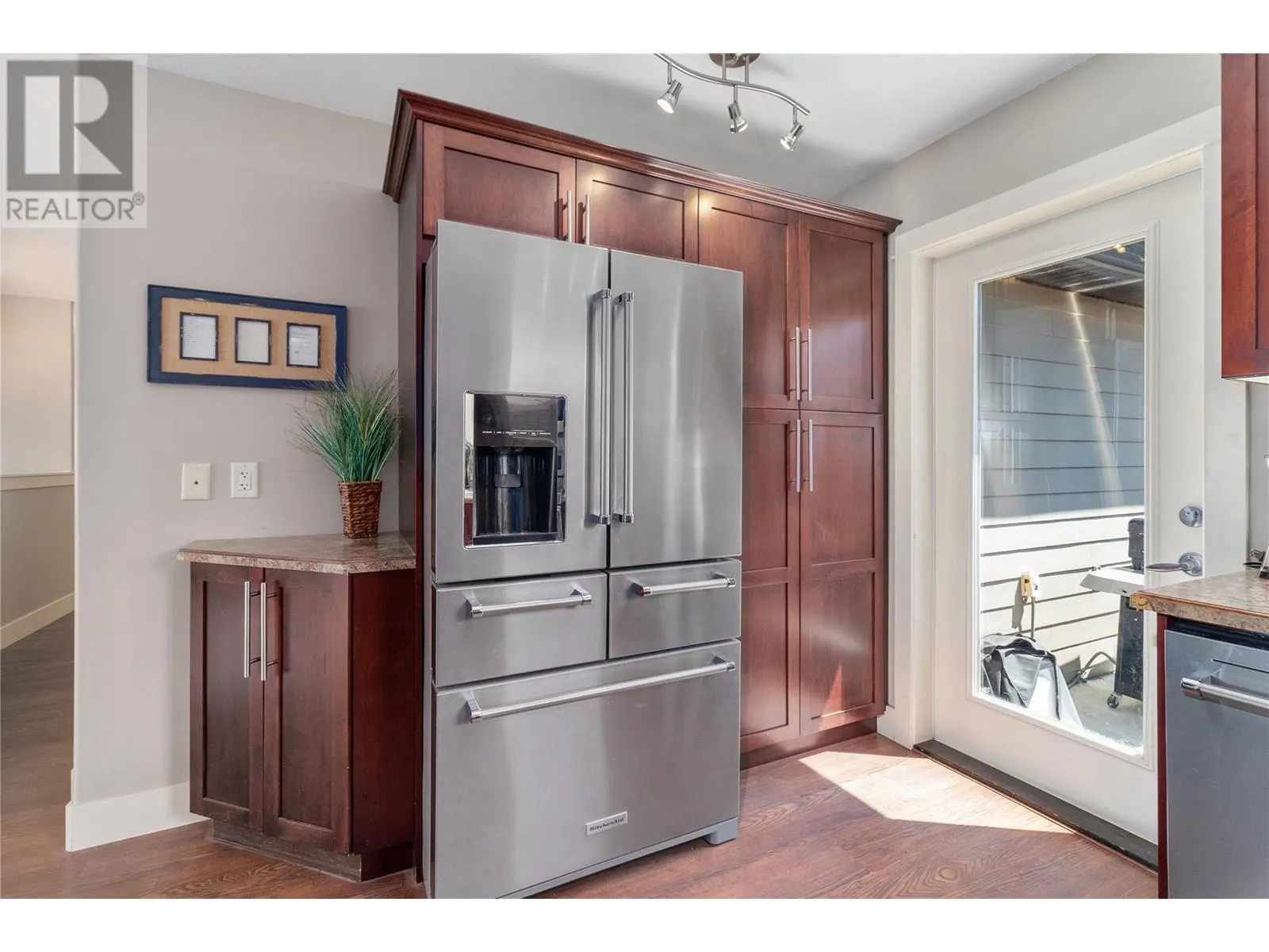 2186 Sunview Drive