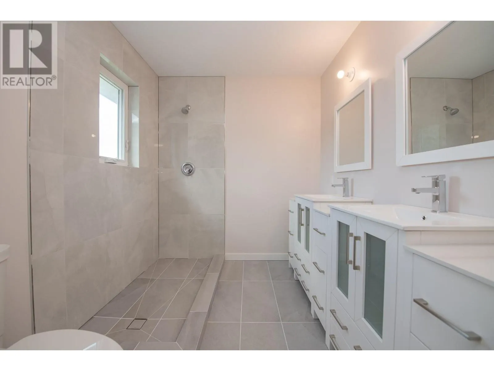 2224 Linea Crescent