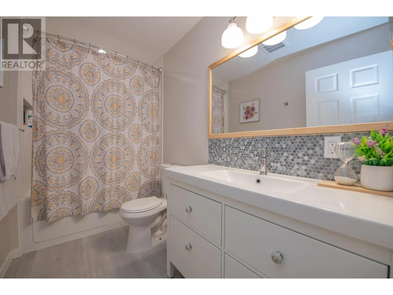 2224 Linea Crescent