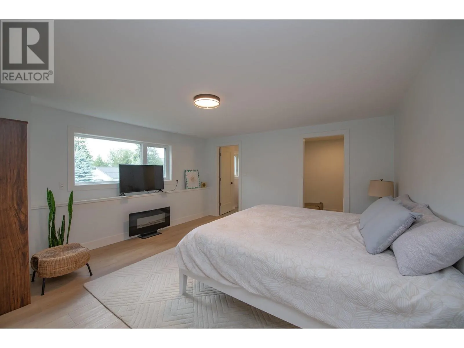 2224 Linea Crescent