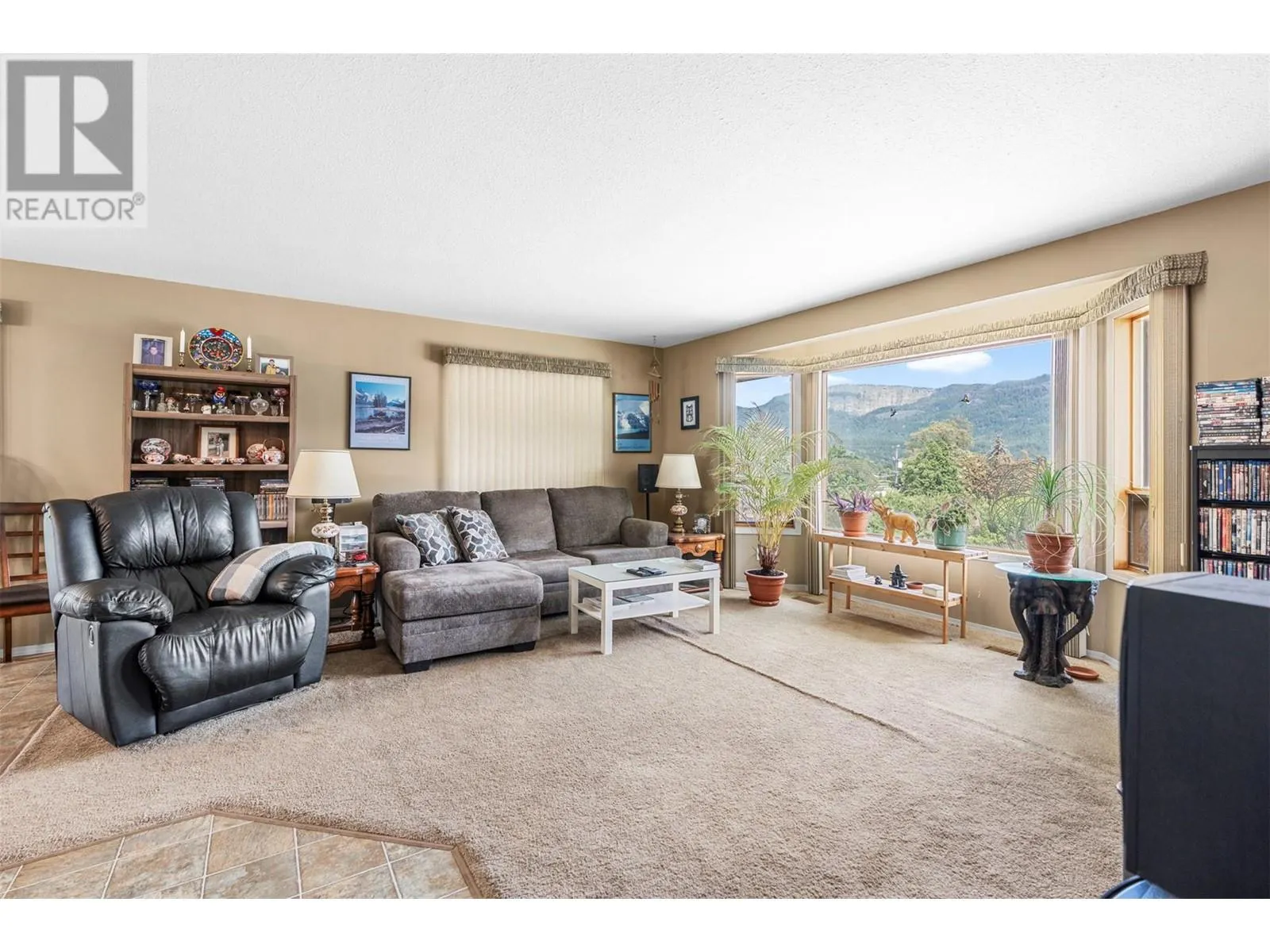 4 Preston Crescent