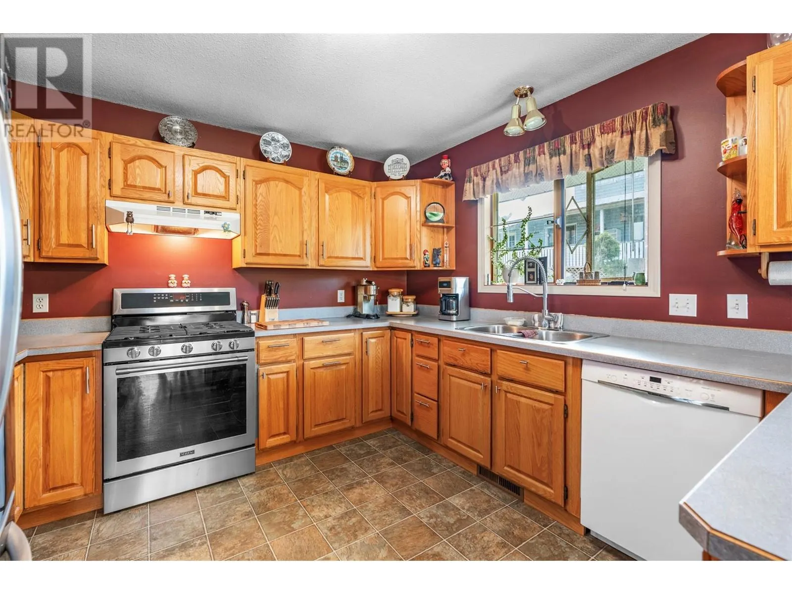 4 Preston Crescent