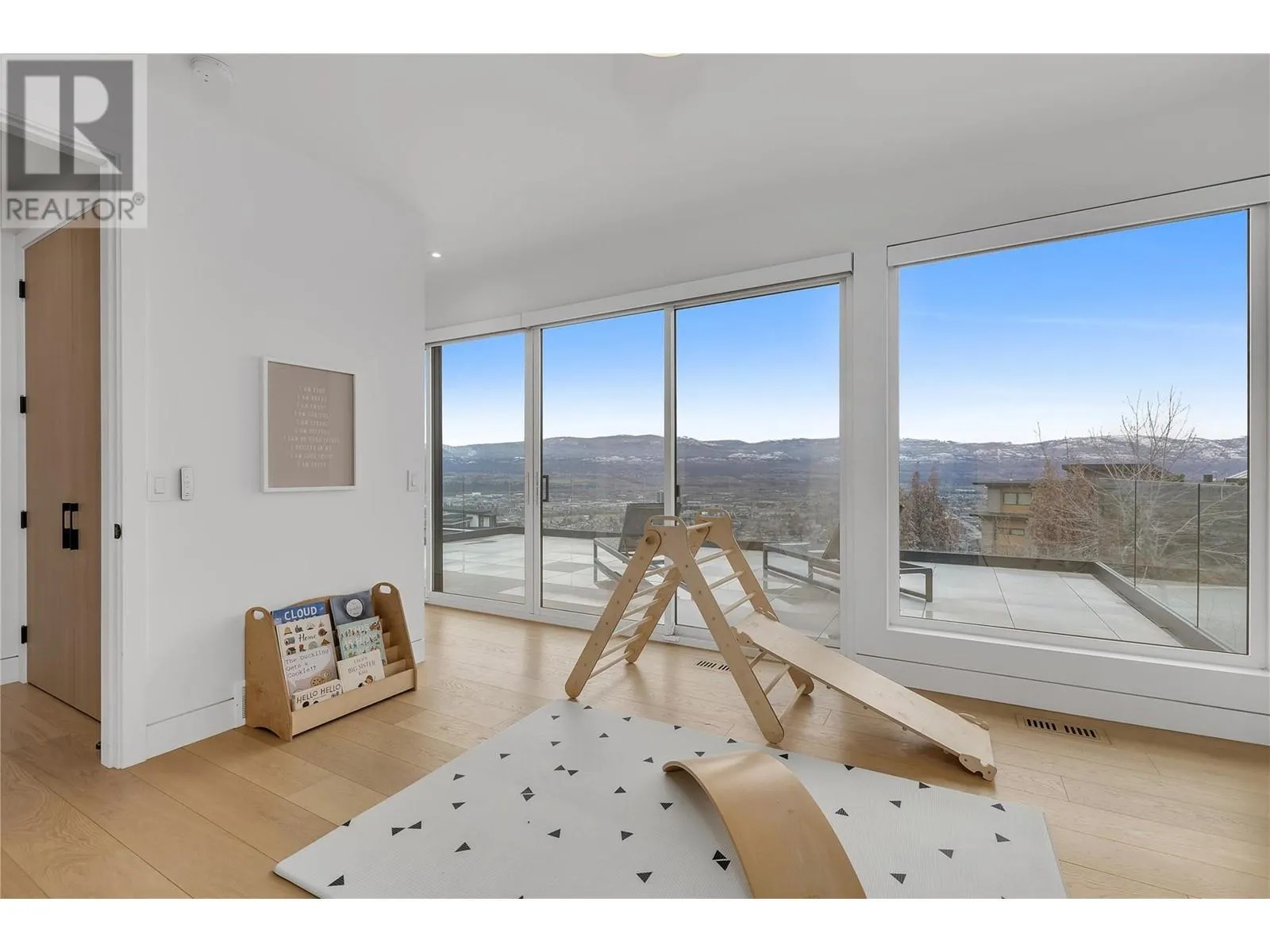 1190 Stoneypointe Court
