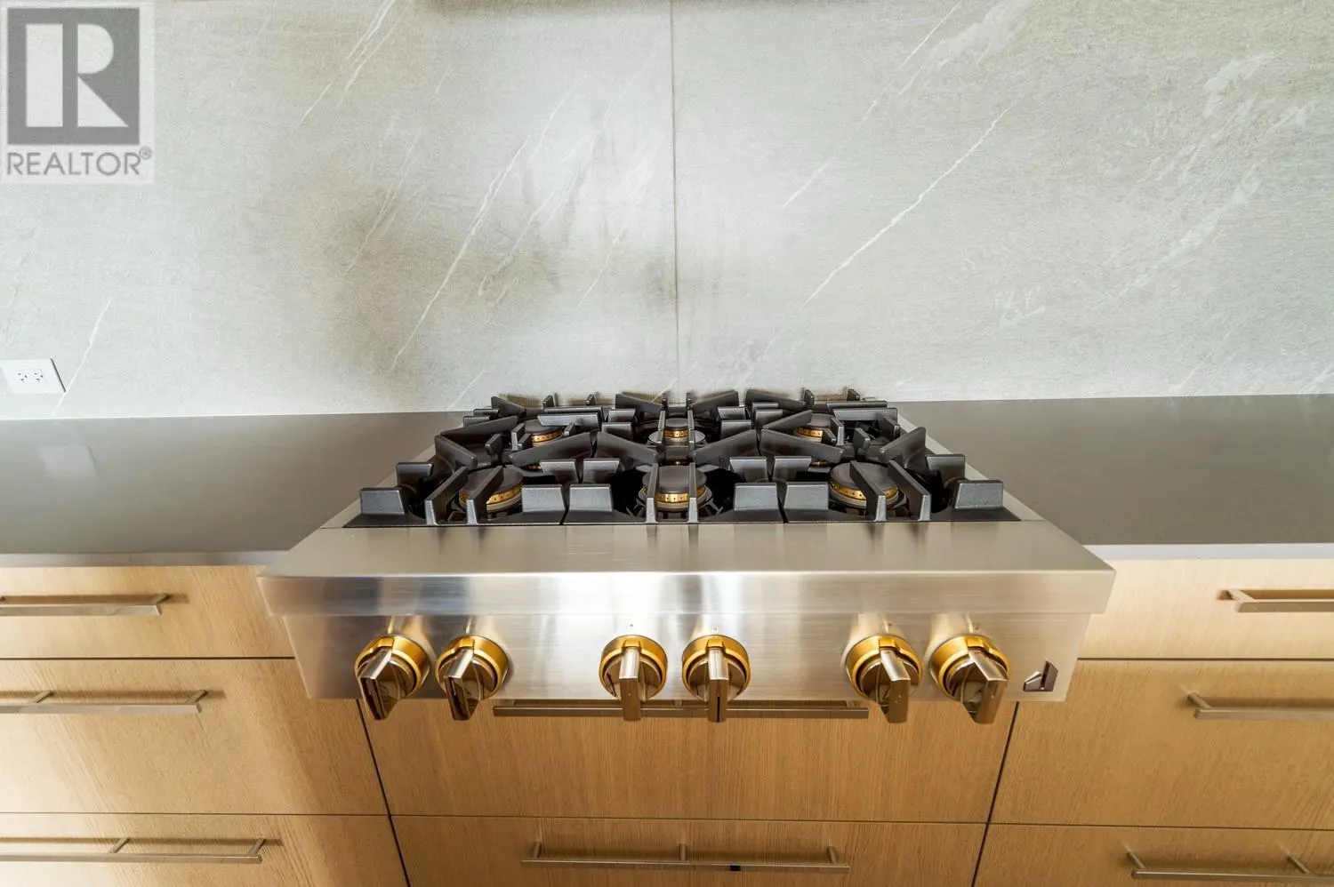 3409 Lakeshore Road Unit# 403