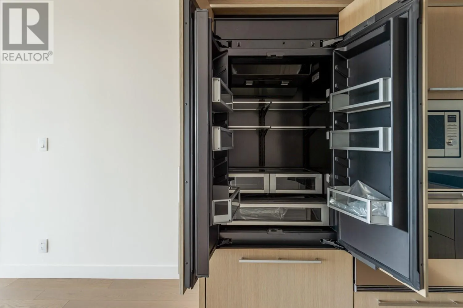 3409 Lakeshore Road Unit# 403