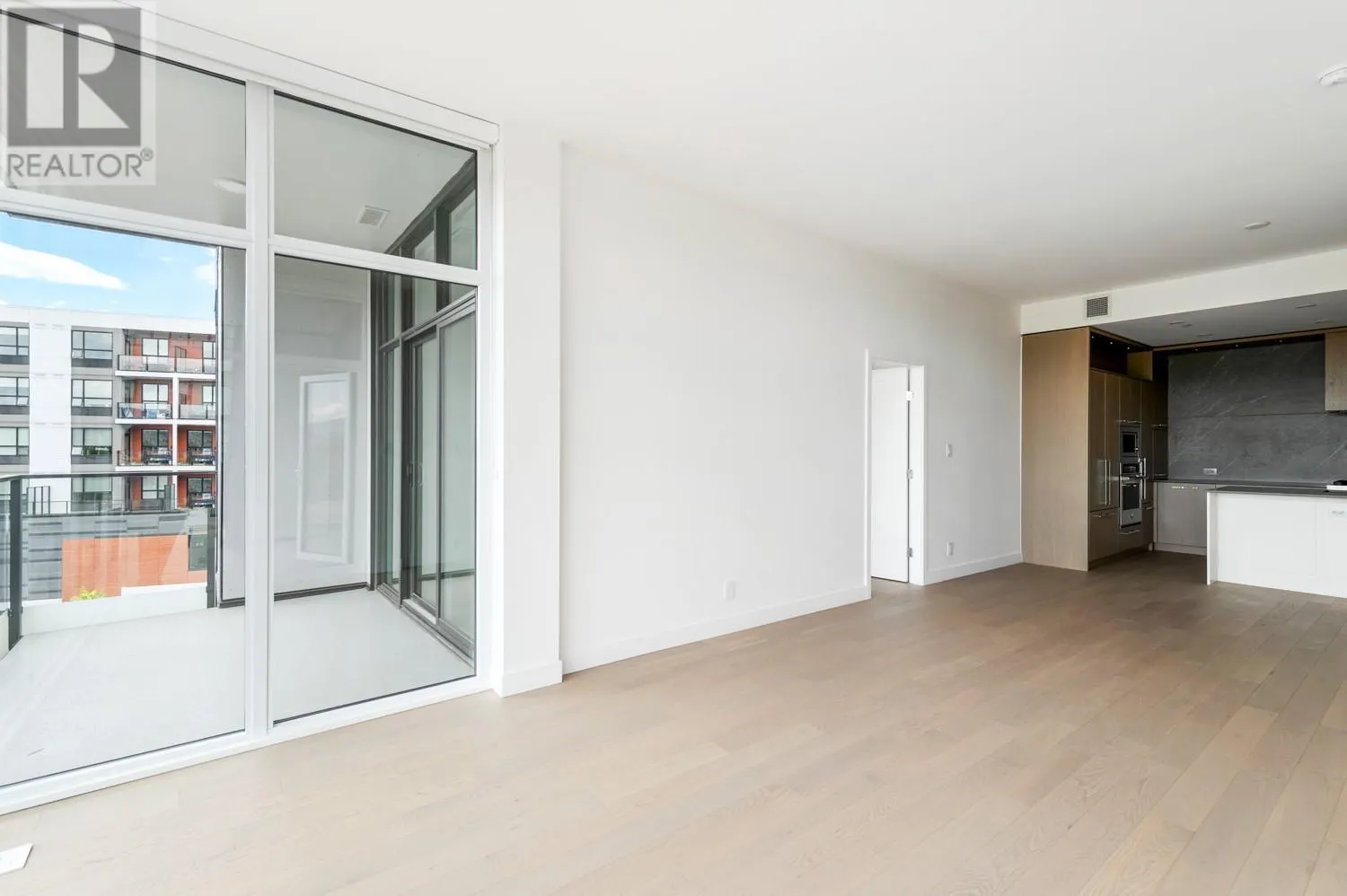 3409 Lakeshore Road Unit# 403