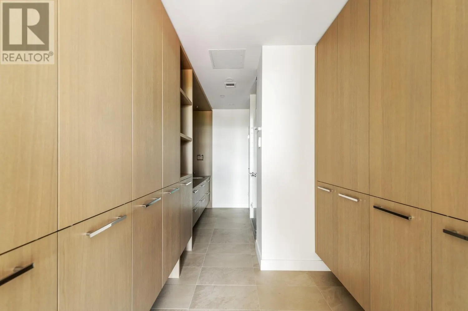 3409 Lakeshore Road Unit# 403