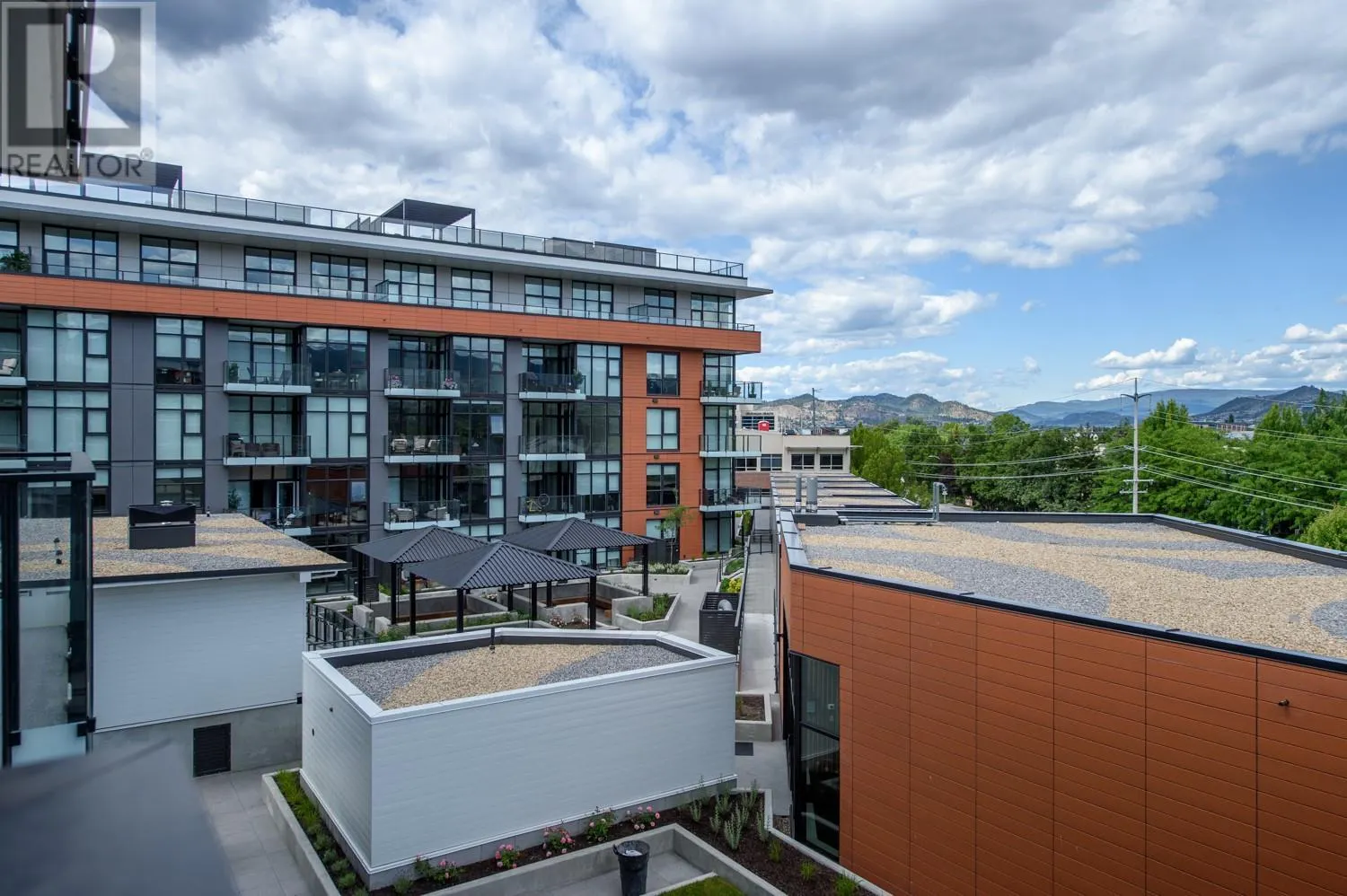 3409 Lakeshore Road Unit# 403