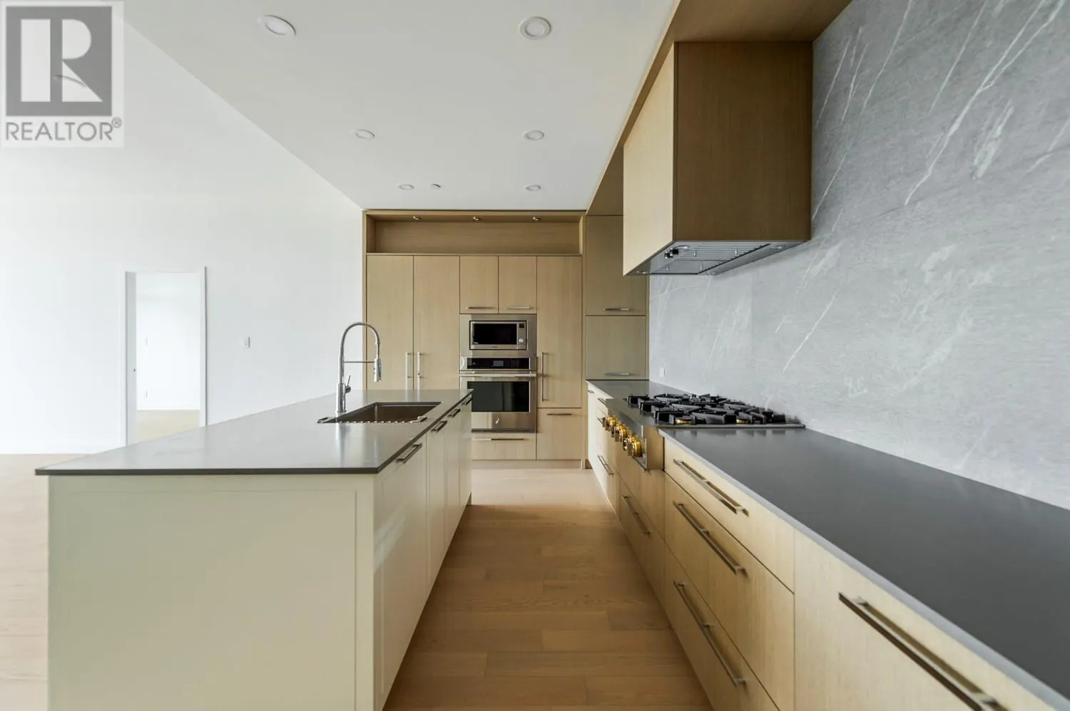 3409 Lakeshore Road Unit# 403
