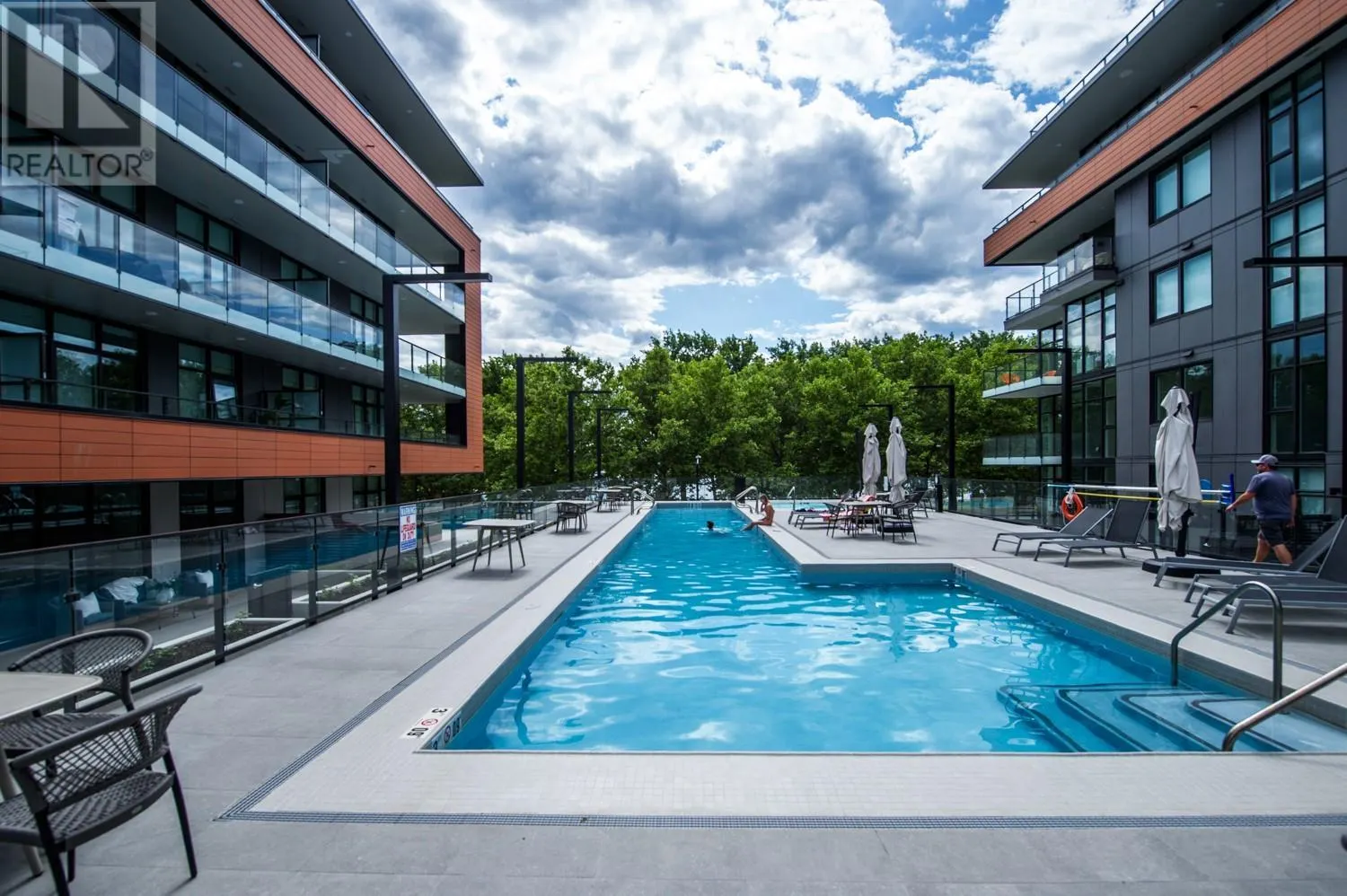 3409 Lakeshore Road Unit# 403