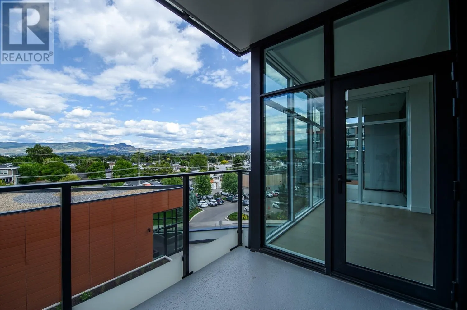 3409 Lakeshore Road Unit# 403