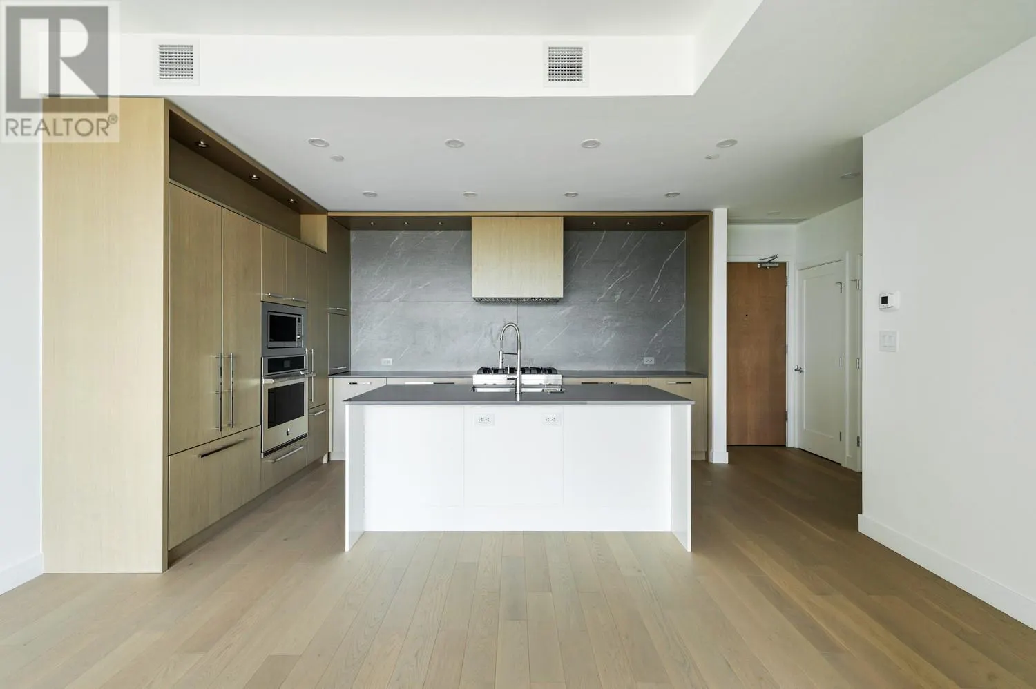 3409 Lakeshore Road Unit# 403