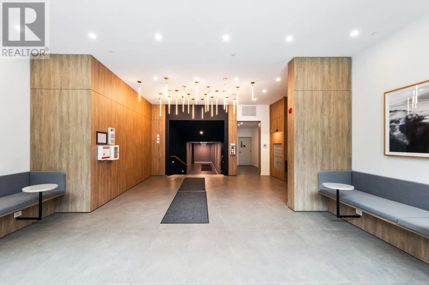3409 Lakeshore Road Unit# 403