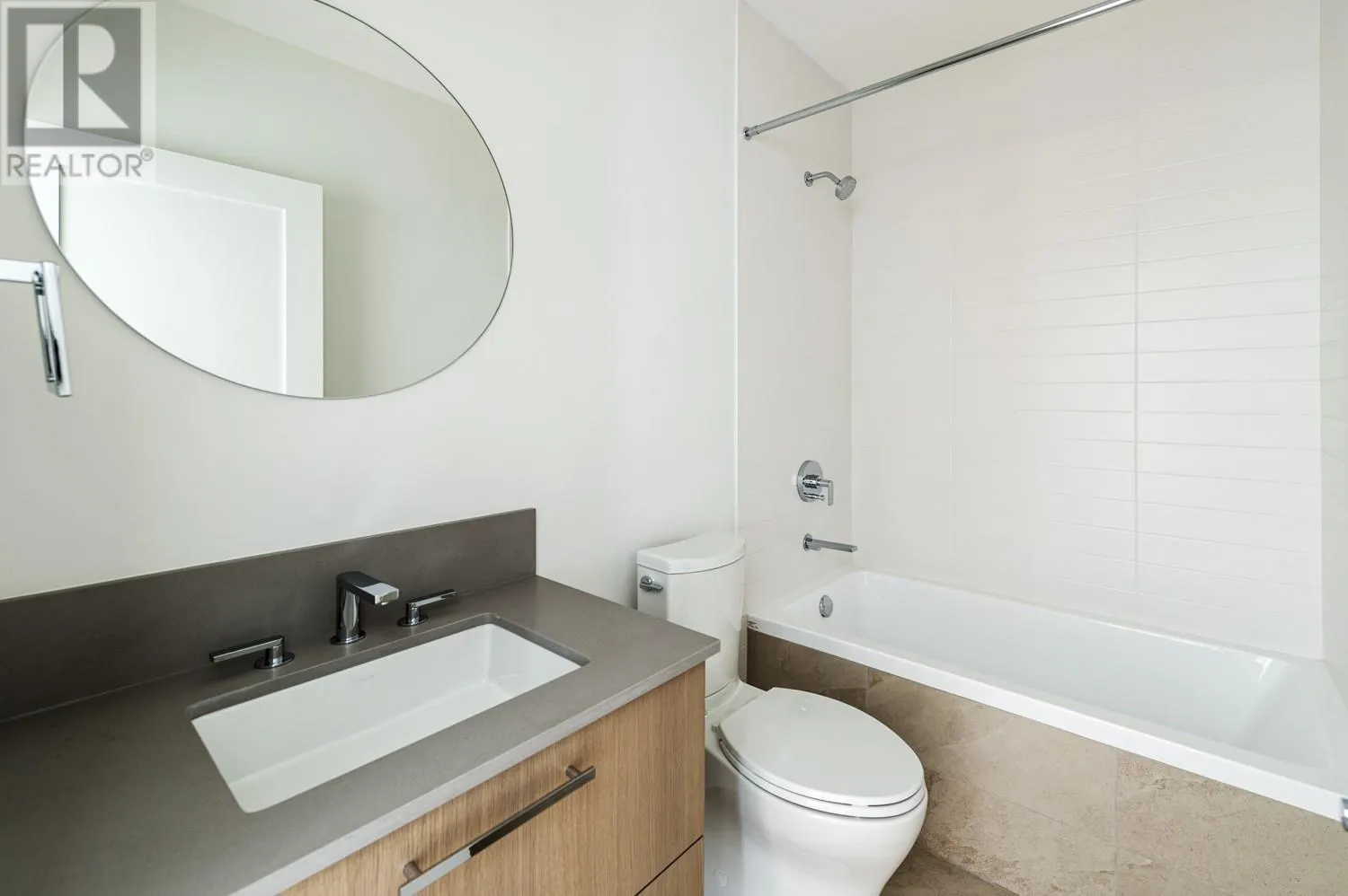 3409 Lakeshore Road Unit# 403