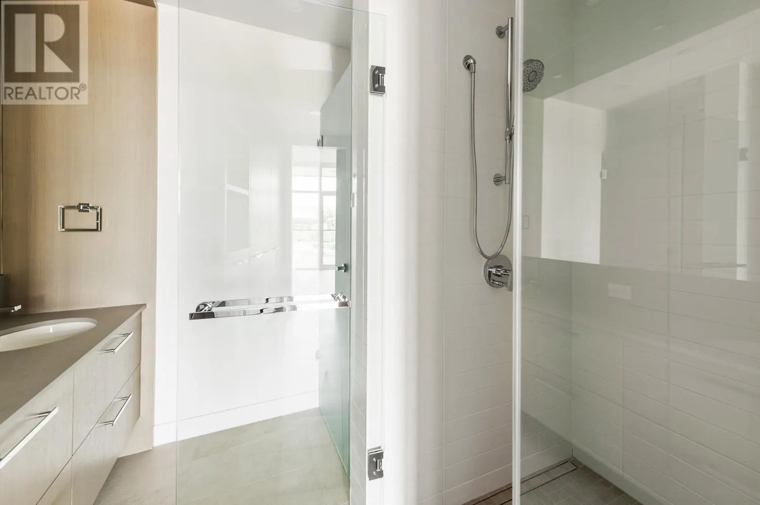 3409 Lakeshore Road Unit# 403