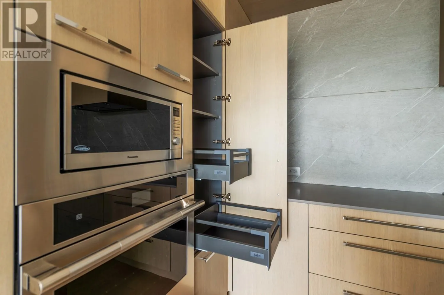 3409 Lakeshore Road Unit# 403