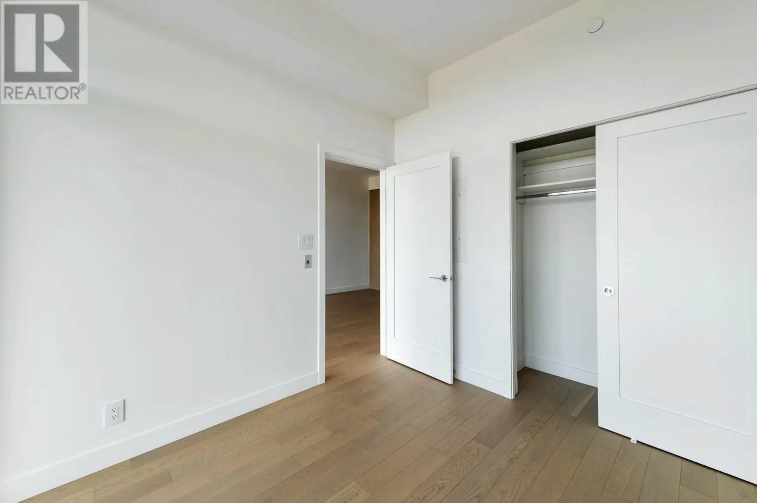 3409 Lakeshore Road Unit# 403