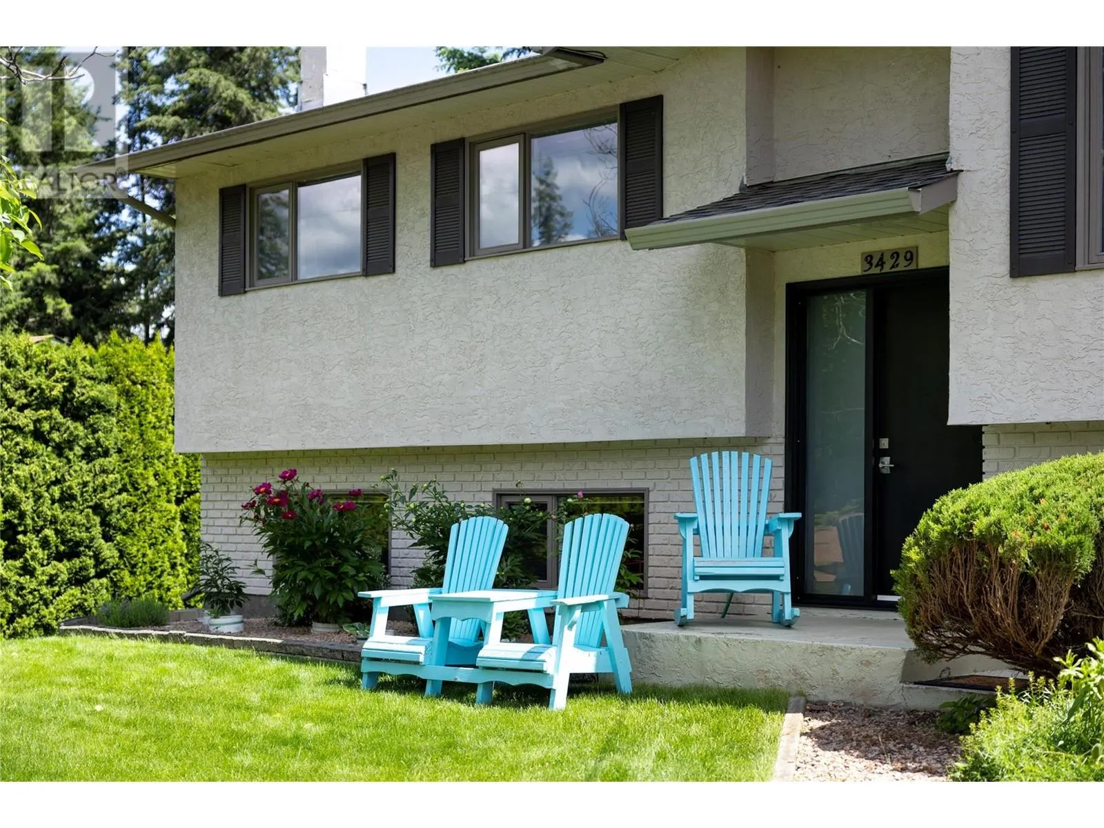 3429 Larch Drive