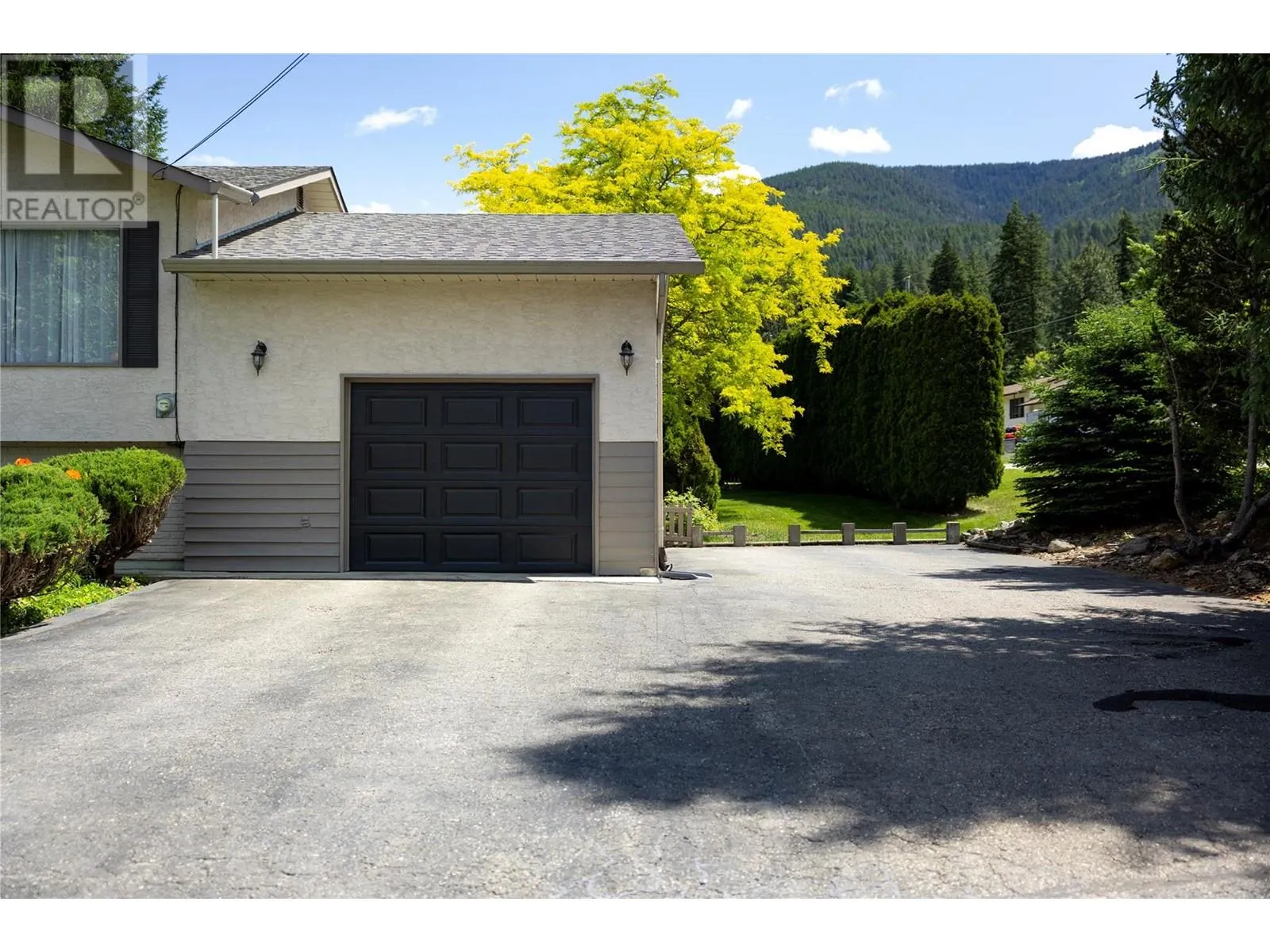 3429 Larch Drive