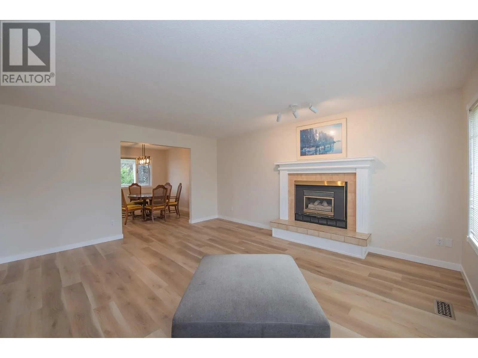 1505 38 Avenue