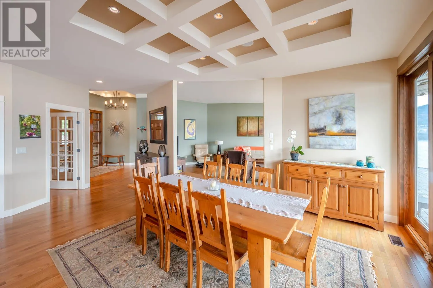 17019 Lakeshore Drive N