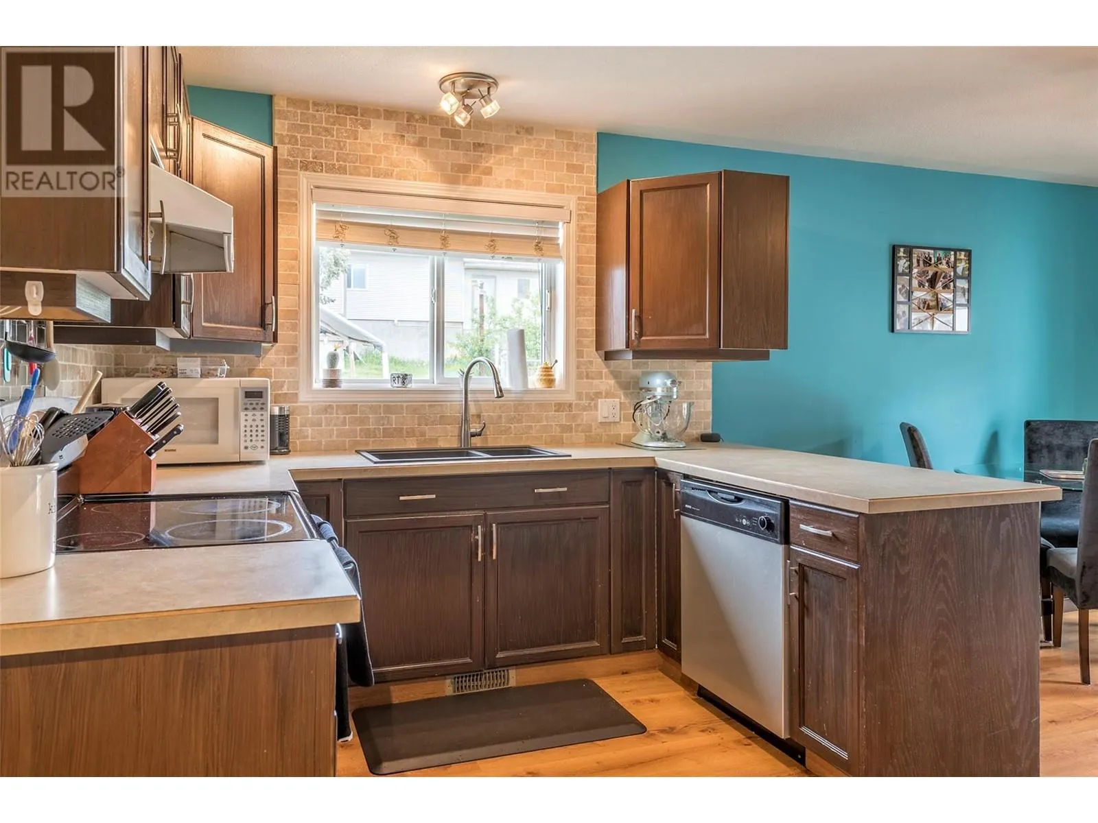 6111 Bella Vista Road