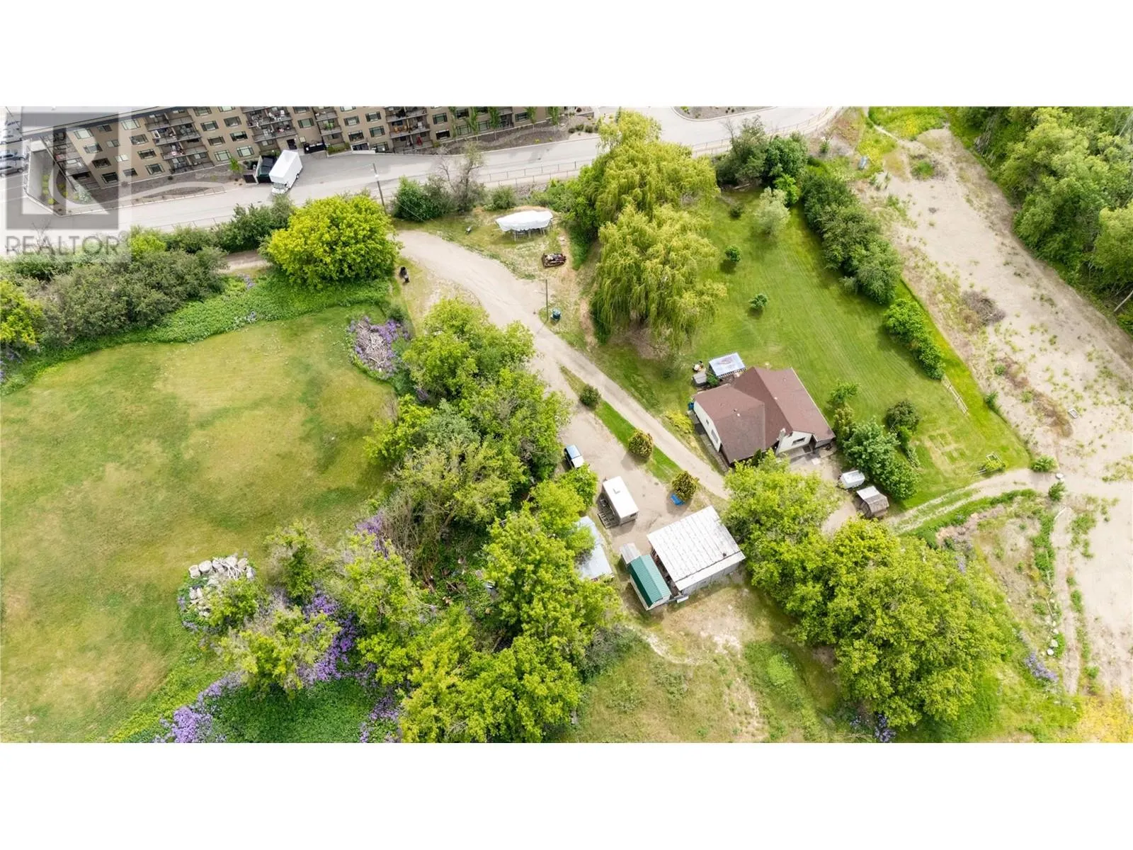 5902 Pleasant Valley Road