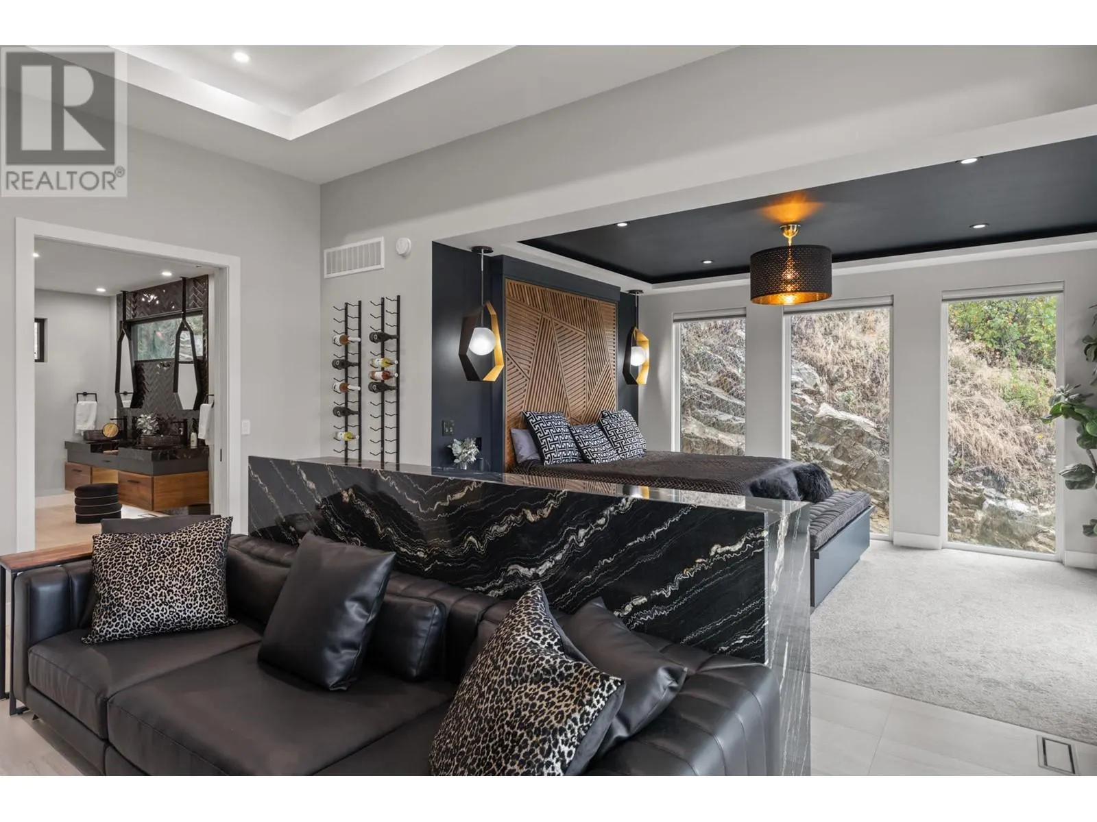 112 Sunset Boulevard