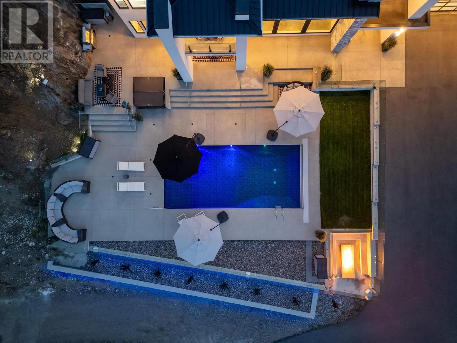 112 Sunset Boulevard