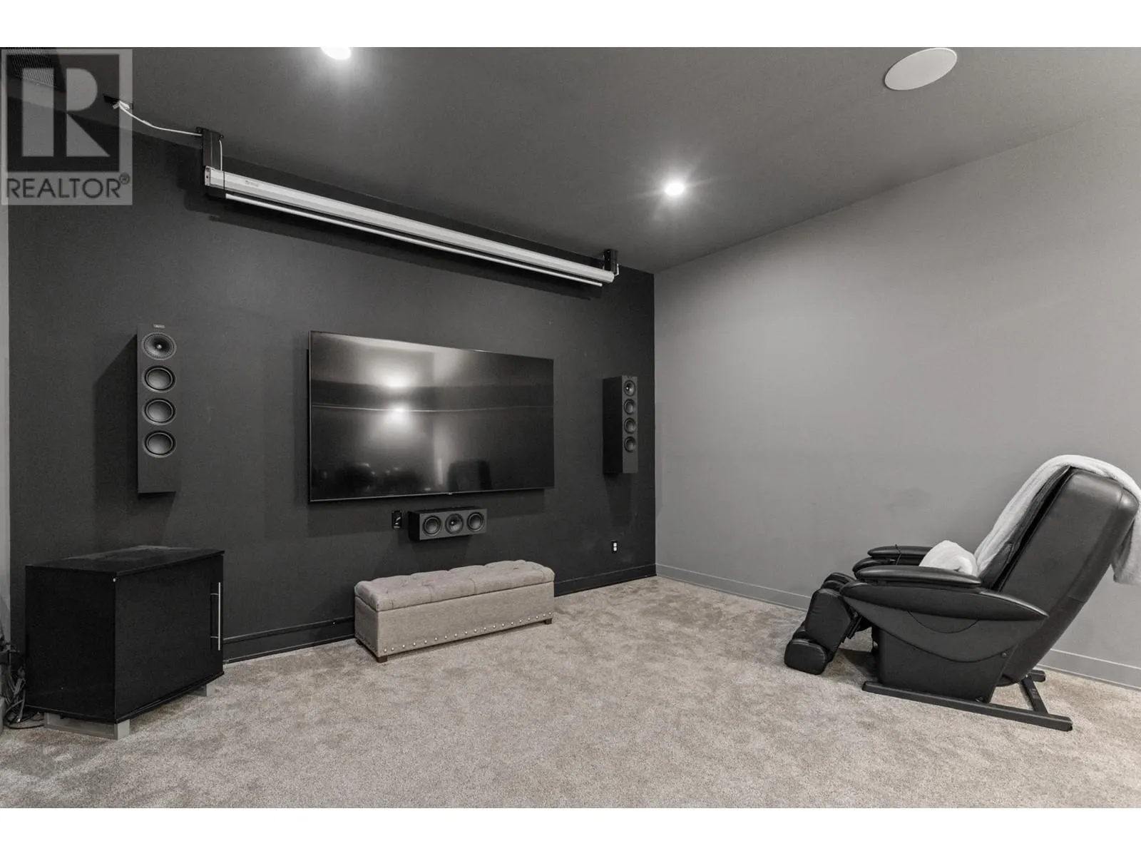 112 Sunset Boulevard