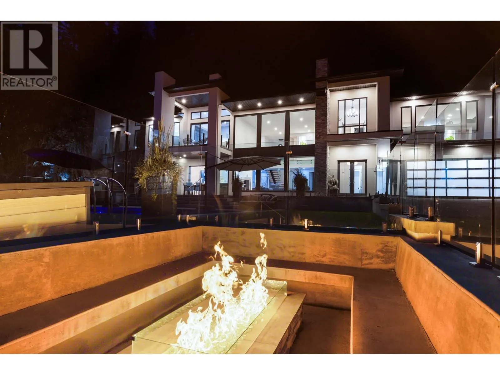 112 Sunset Boulevard