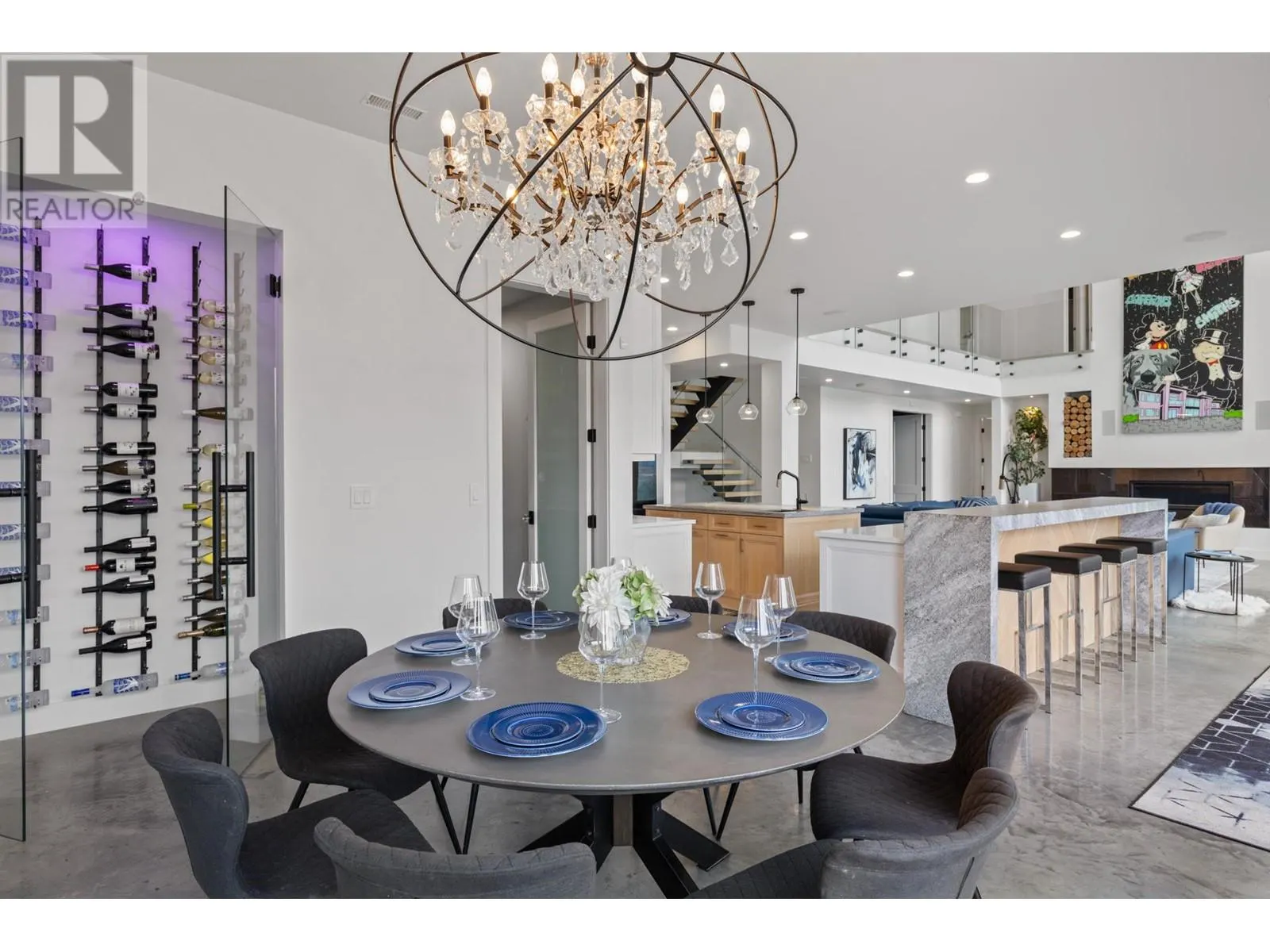 112 Sunset Boulevard