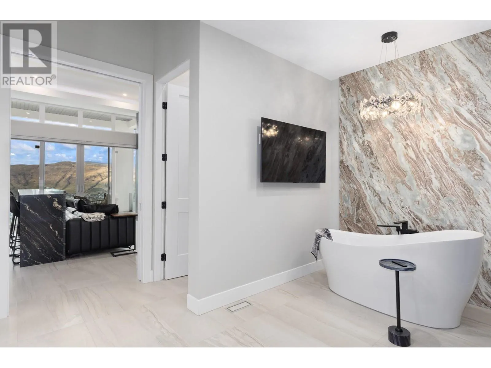 112 Sunset Boulevard