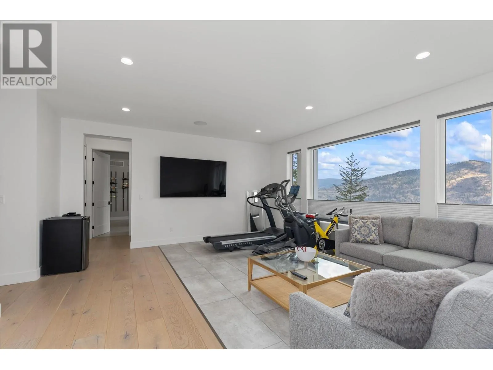 112 Sunset Boulevard