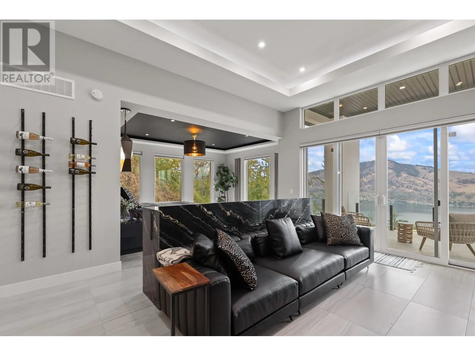 112 Sunset Boulevard