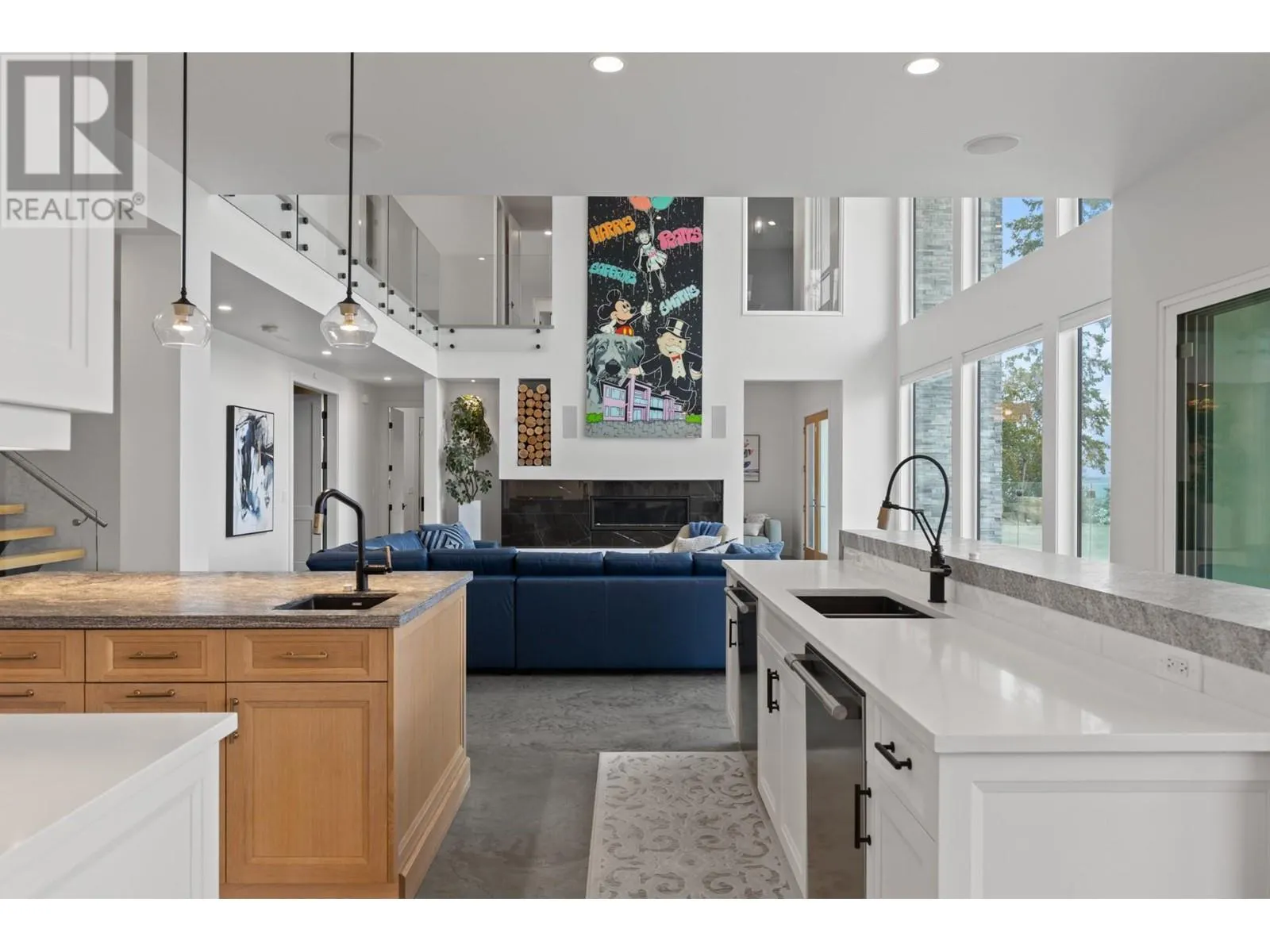 112 Sunset Boulevard