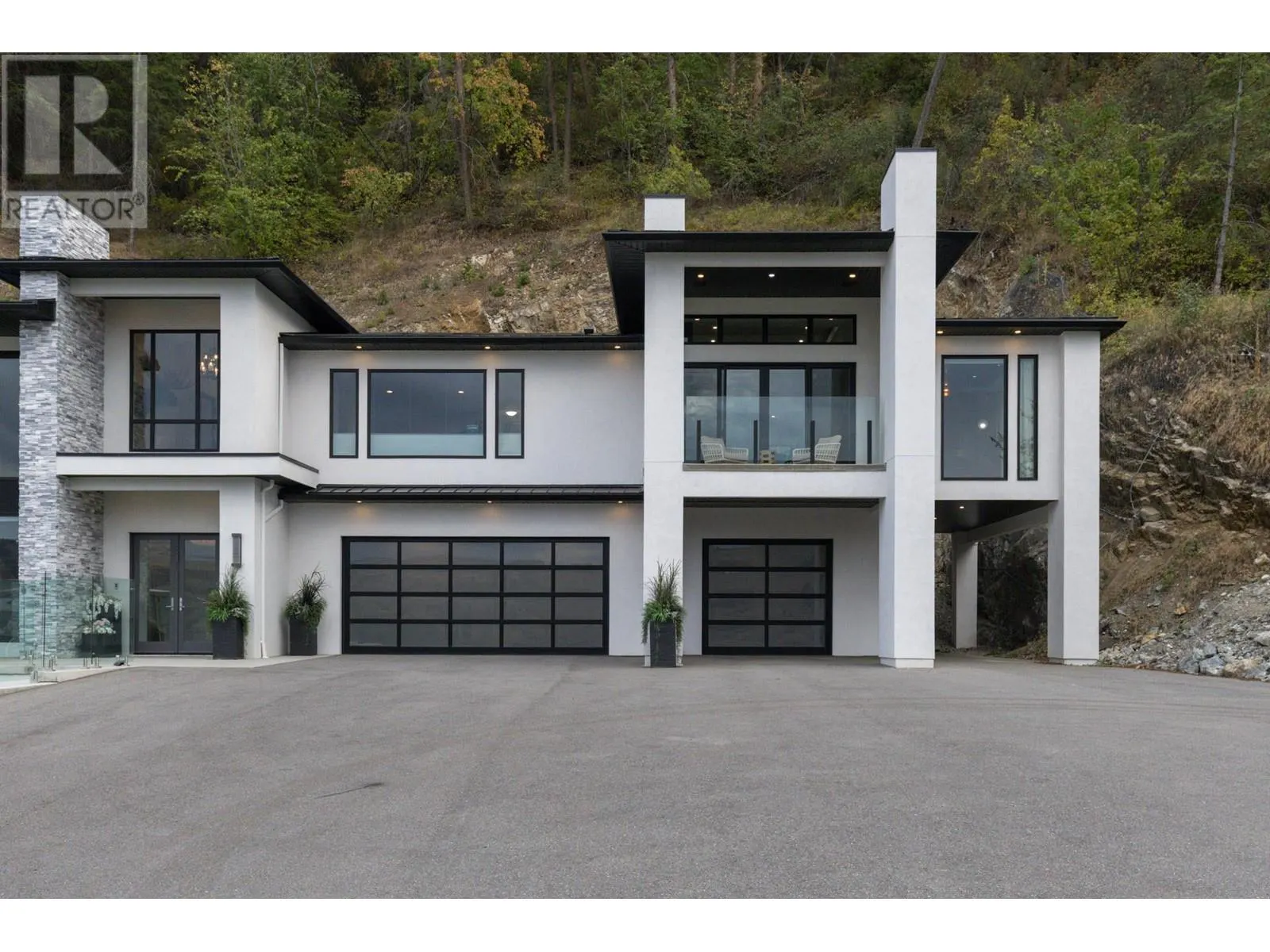 112 Sunset Boulevard