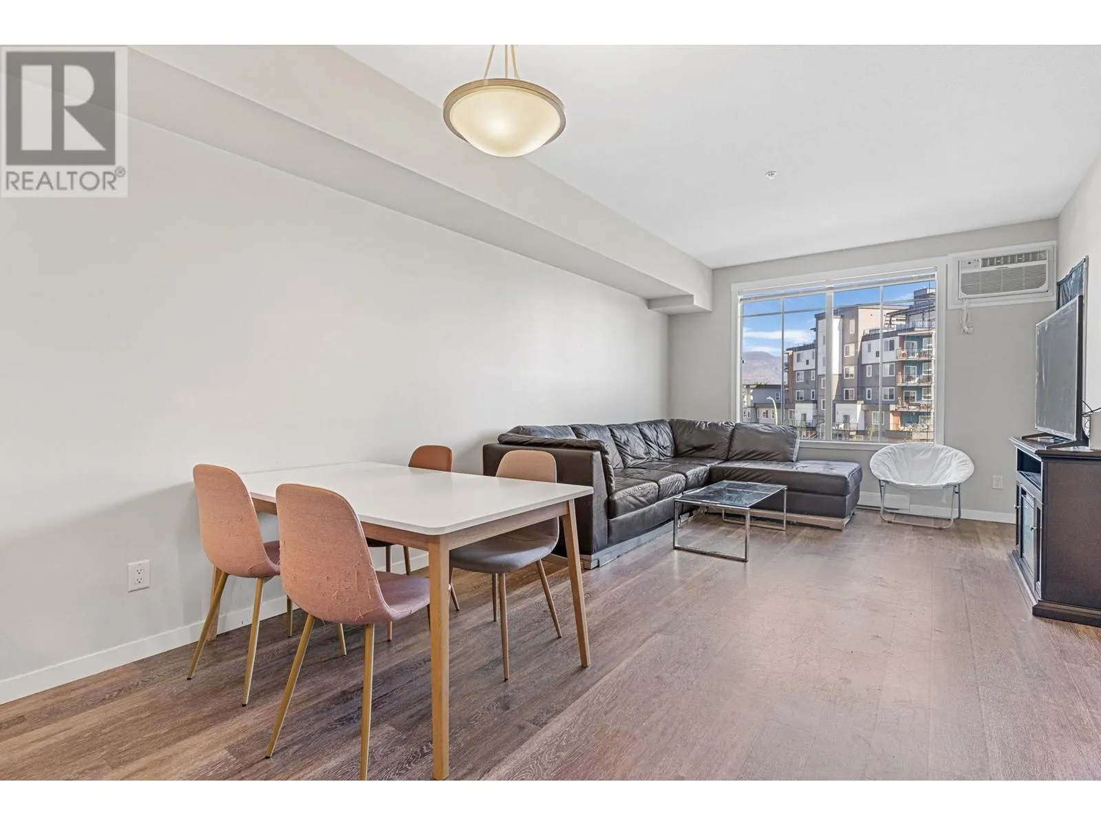 3731 Casorso Road Unit# 210