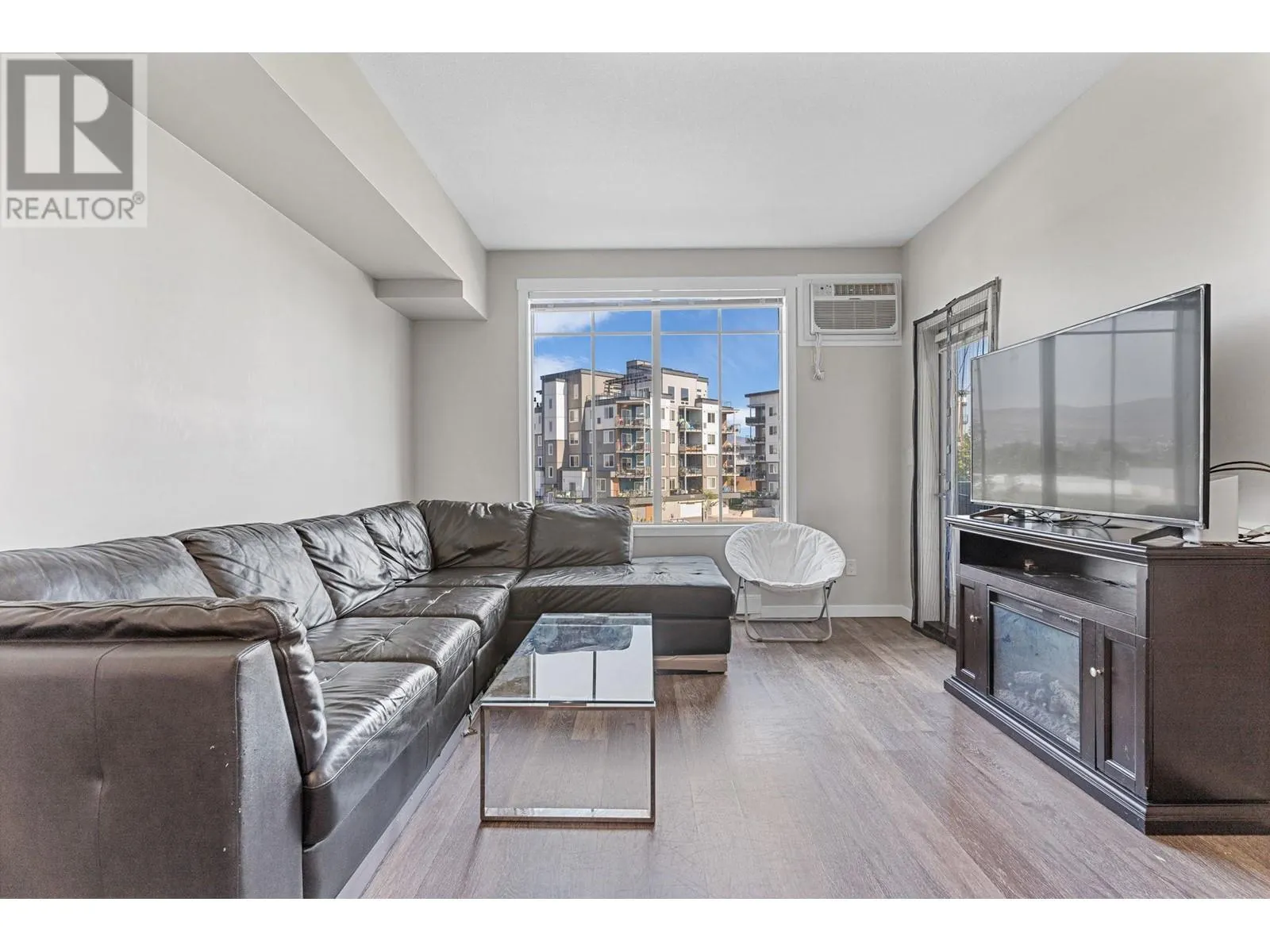 3731 Casorso Road Unit# 210