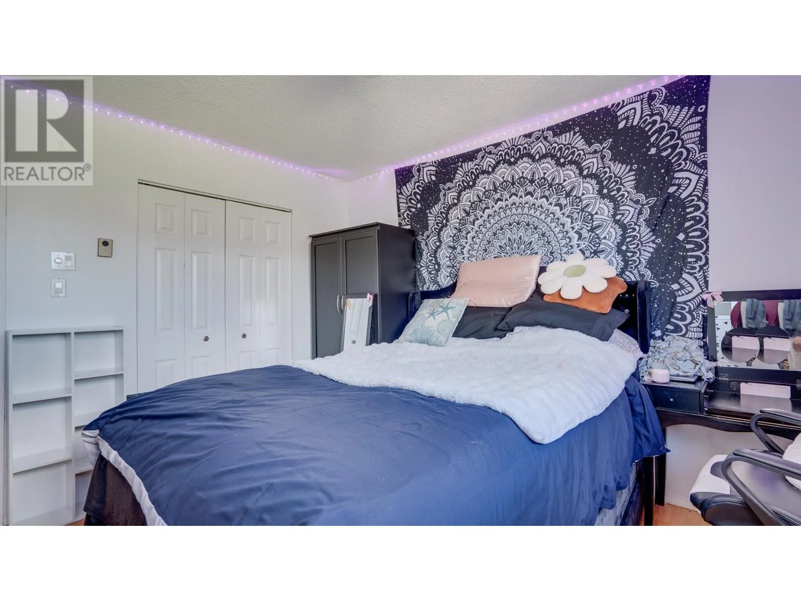 1508 37 Street