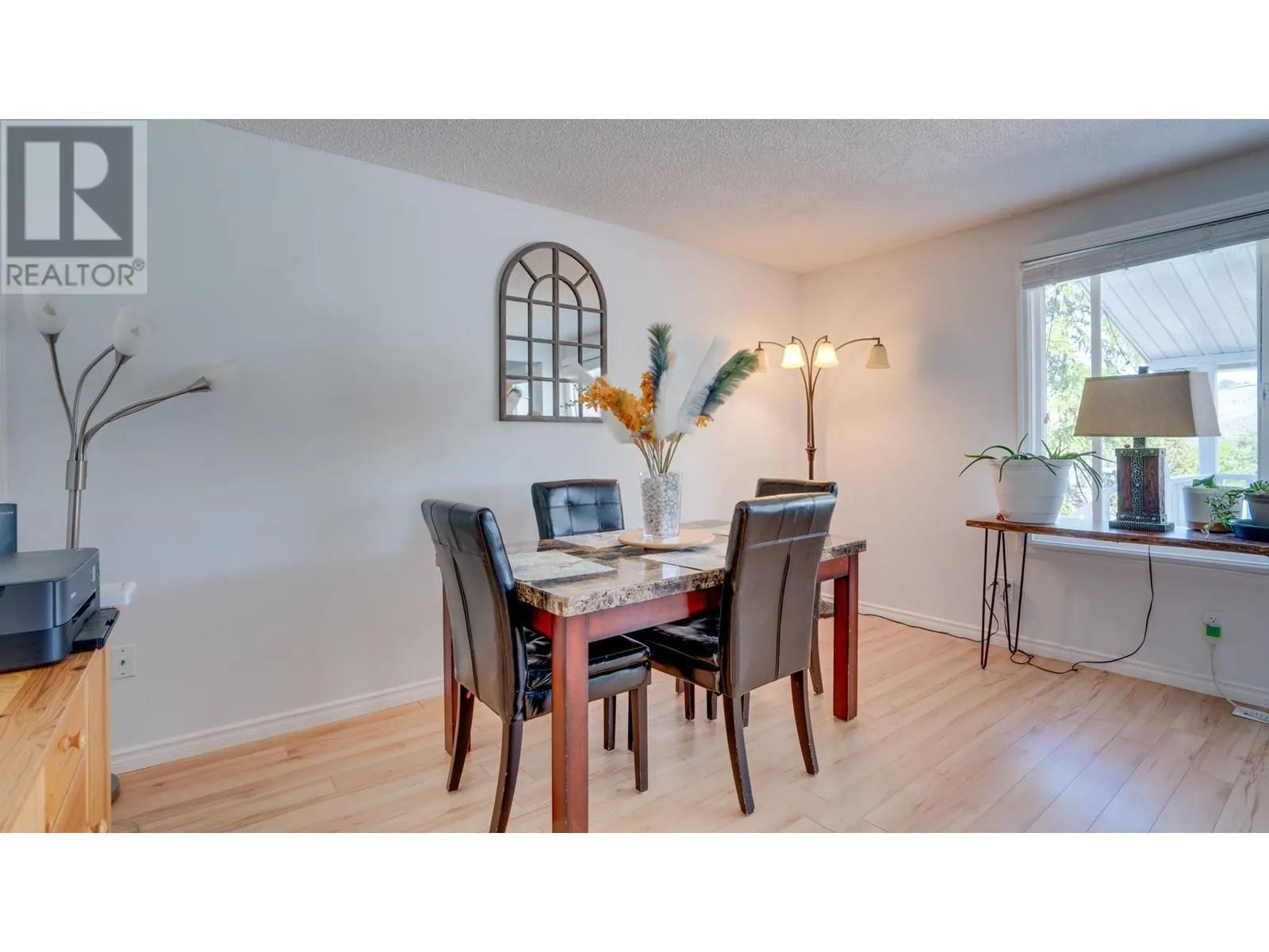 1508 37 Street