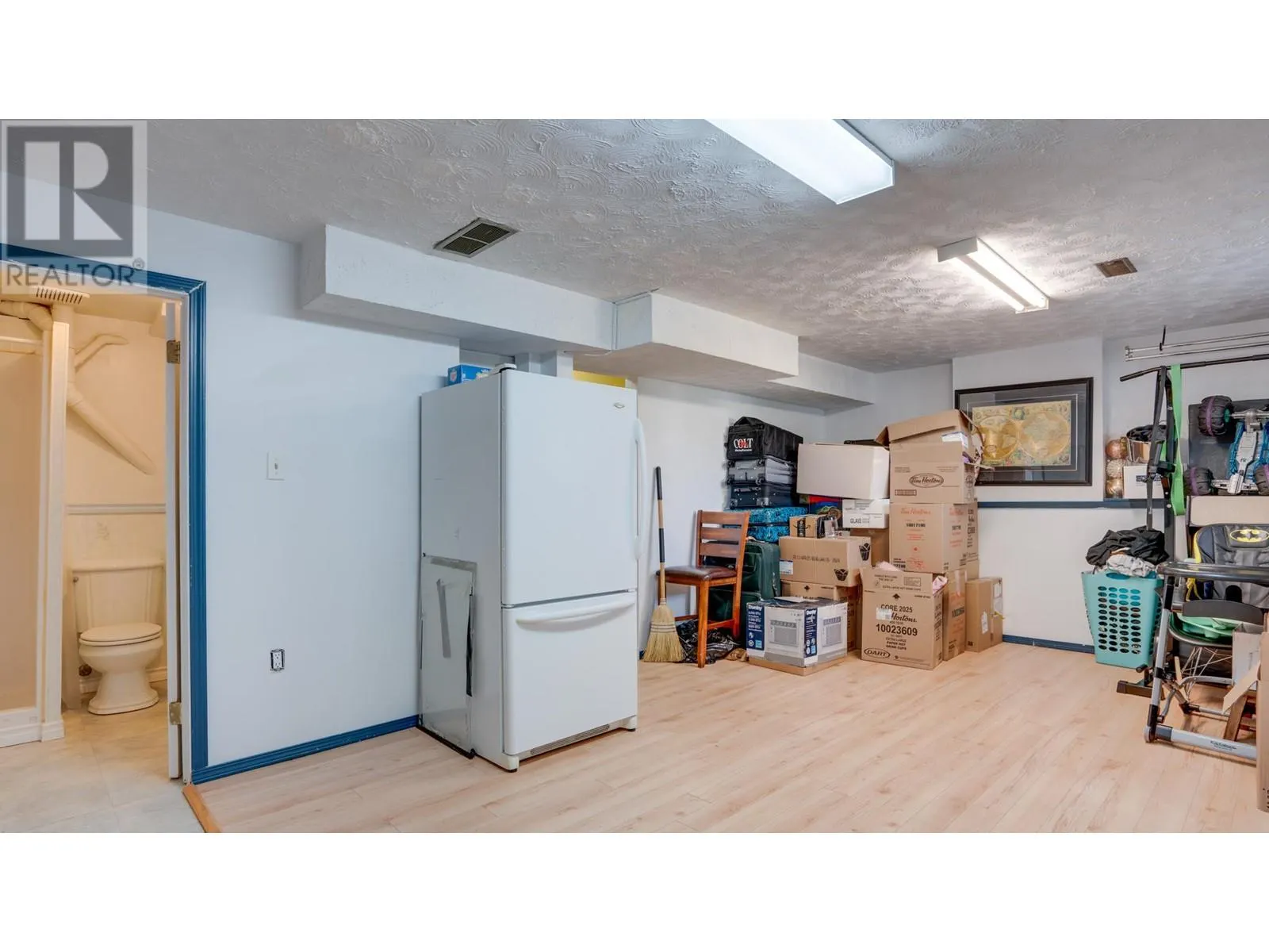 1508 37 Street