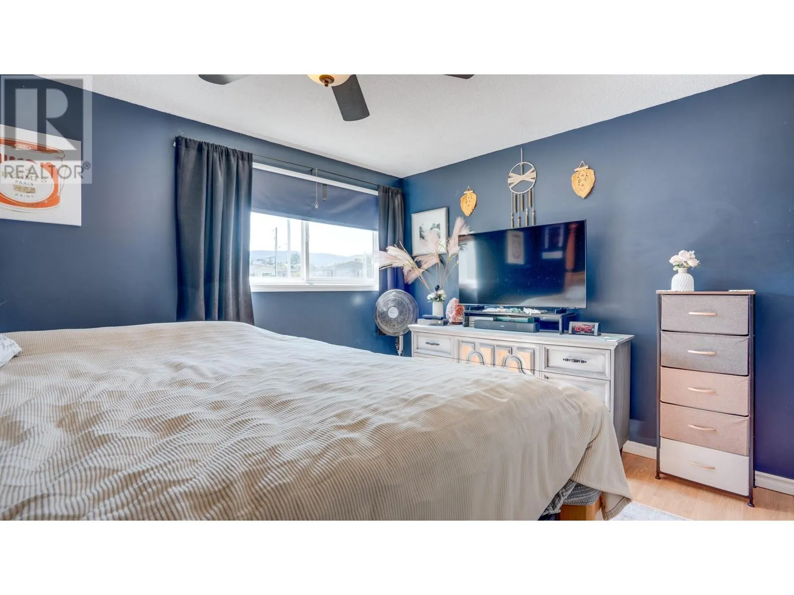 1508 37 Street